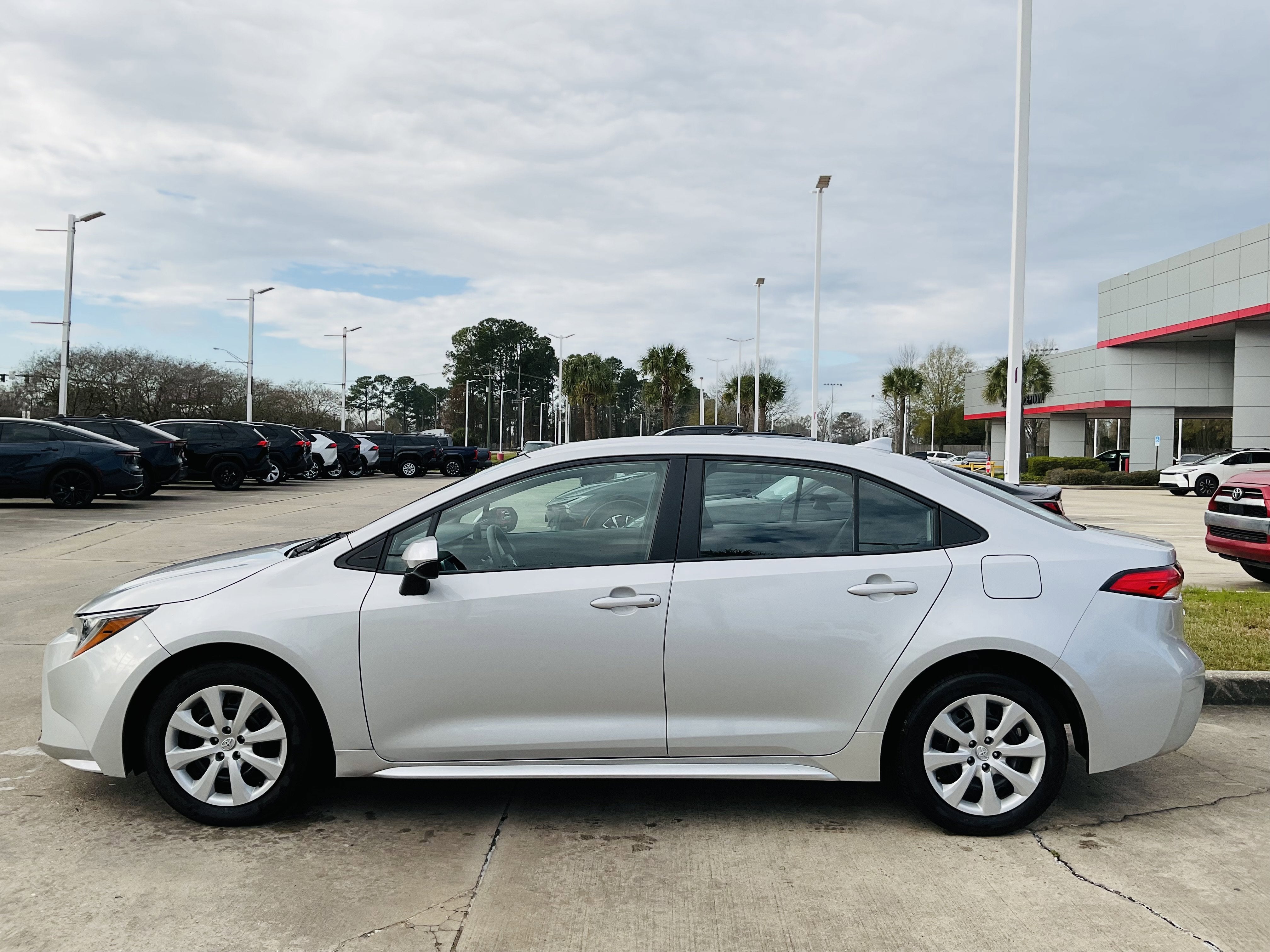 2024 Toyota COROLLA LE