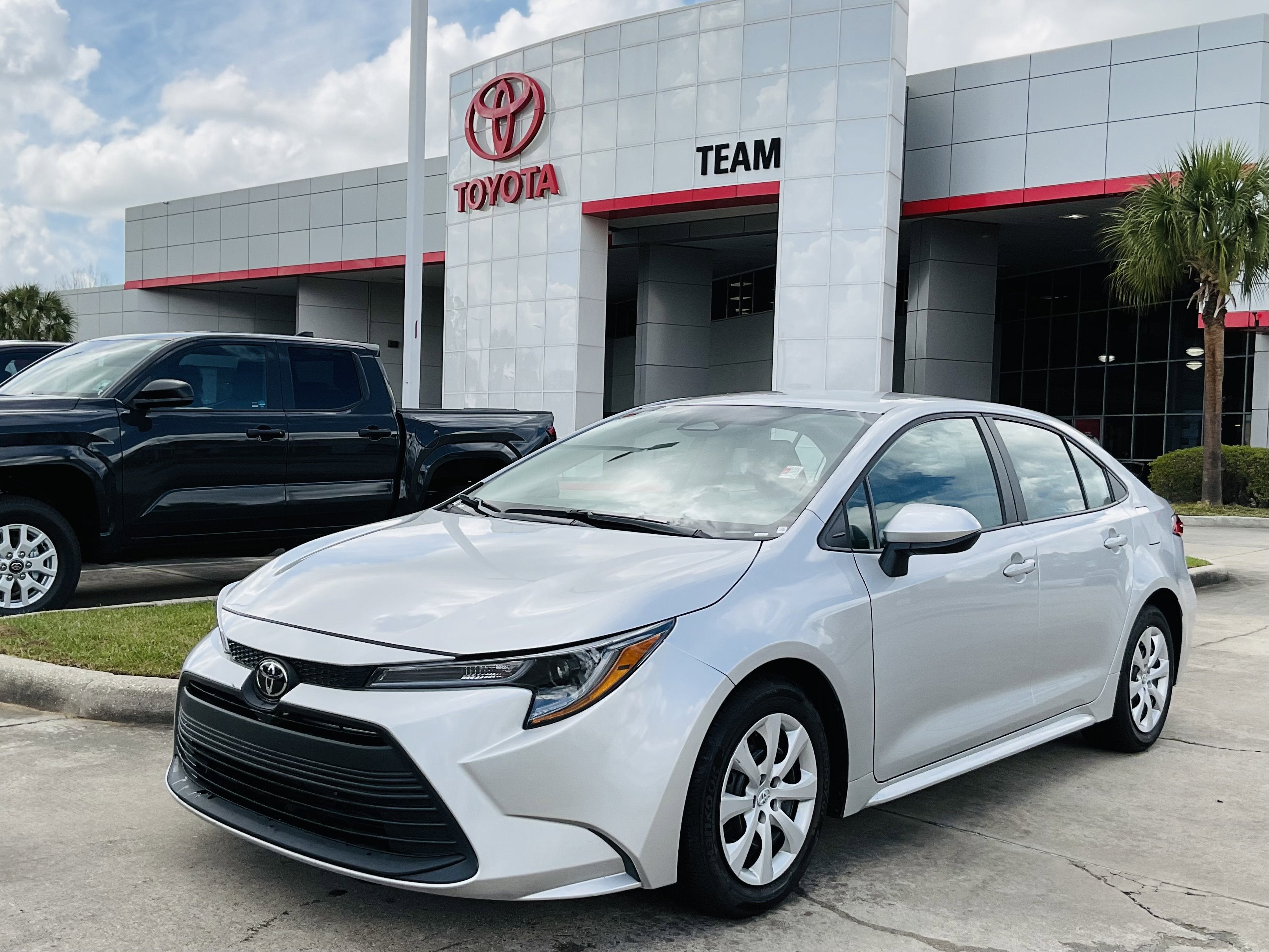 2025 Toyota COROLLA LE