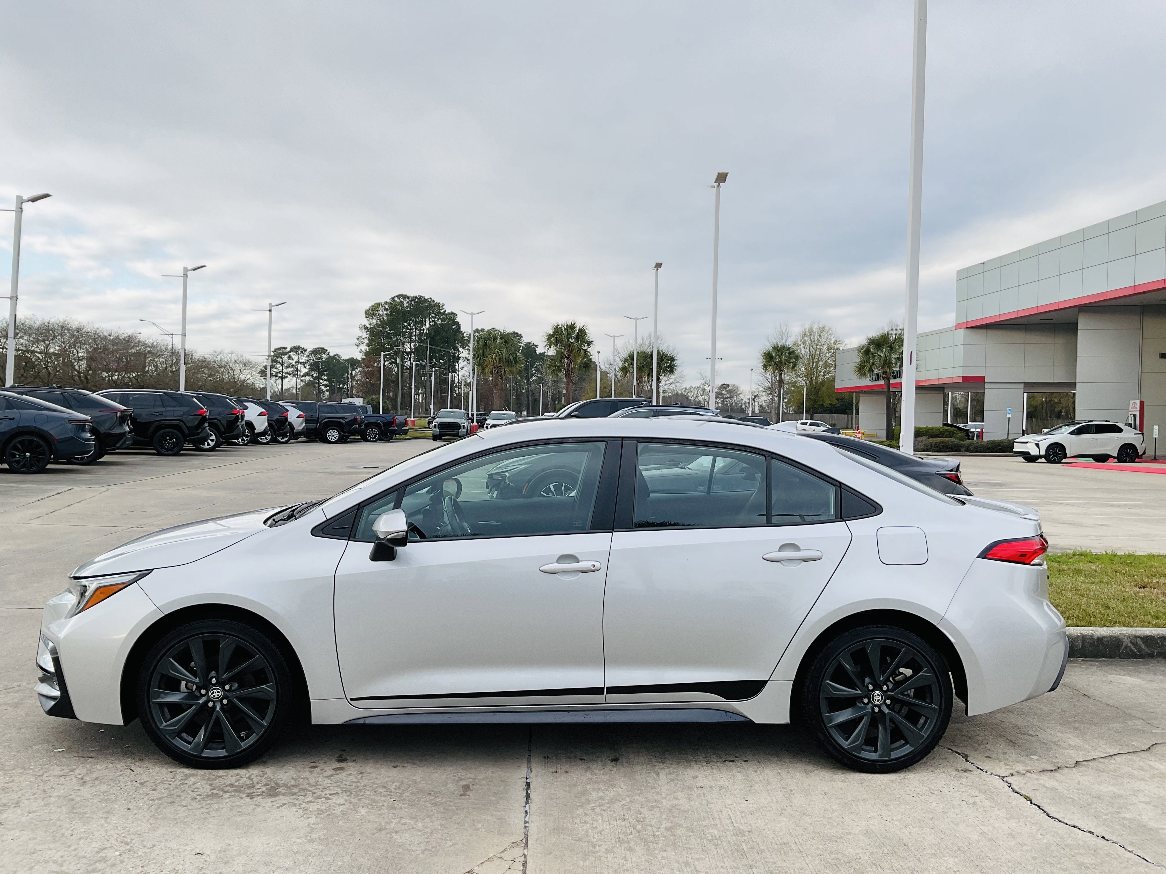 2024 Toyota COROLLA SE