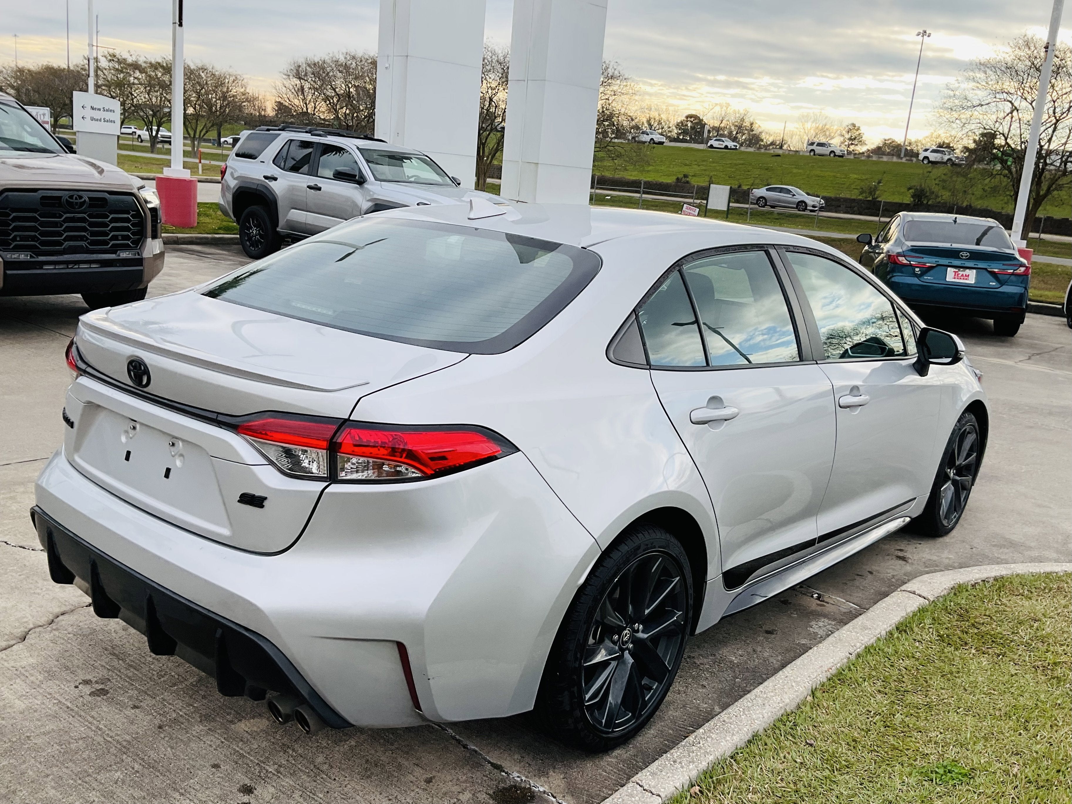 2024 Toyota COROLLA SE