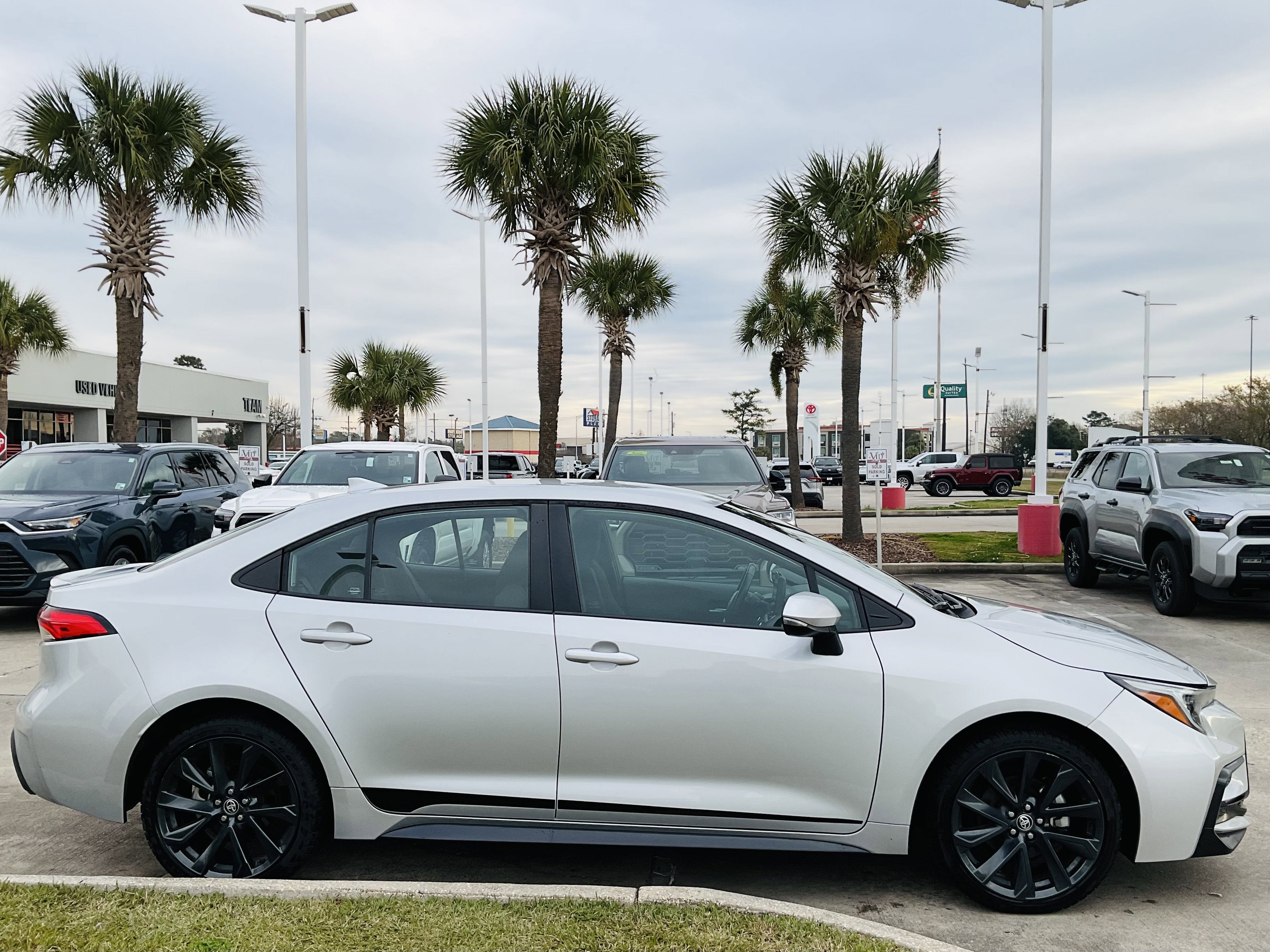 2024 Toyota COROLLA SE