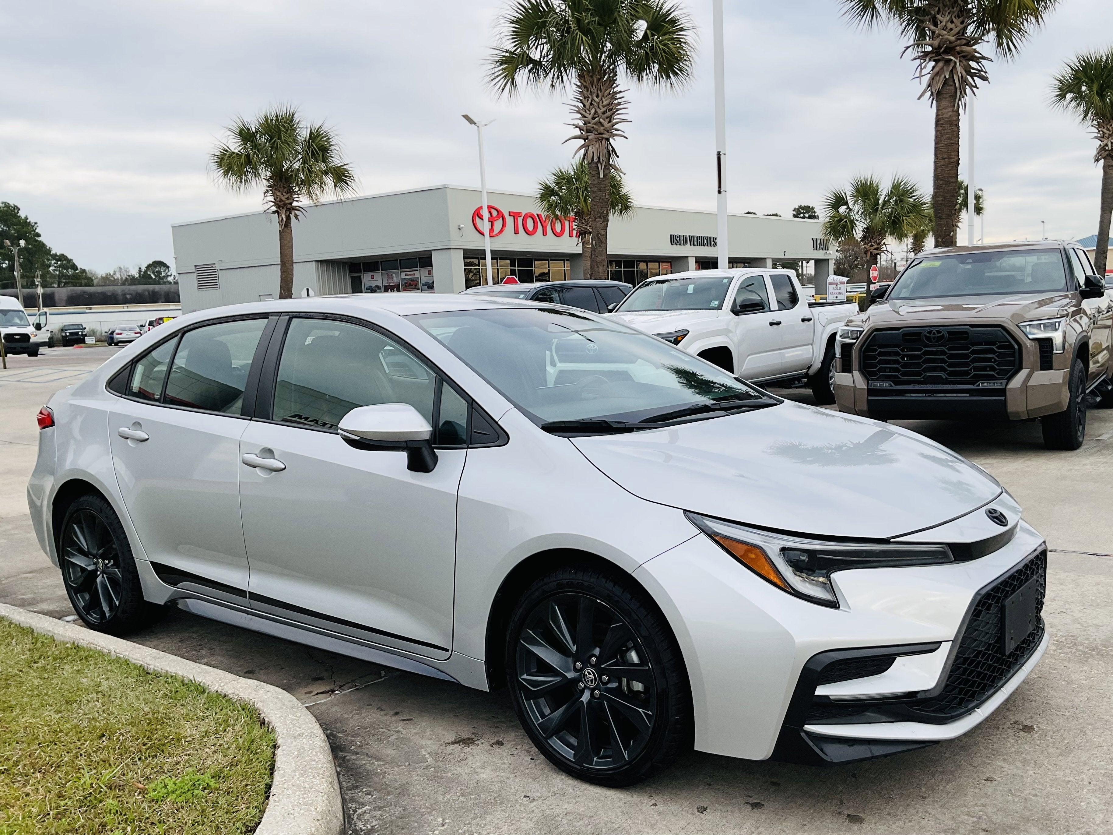 2024 Toyota COROLLA SE