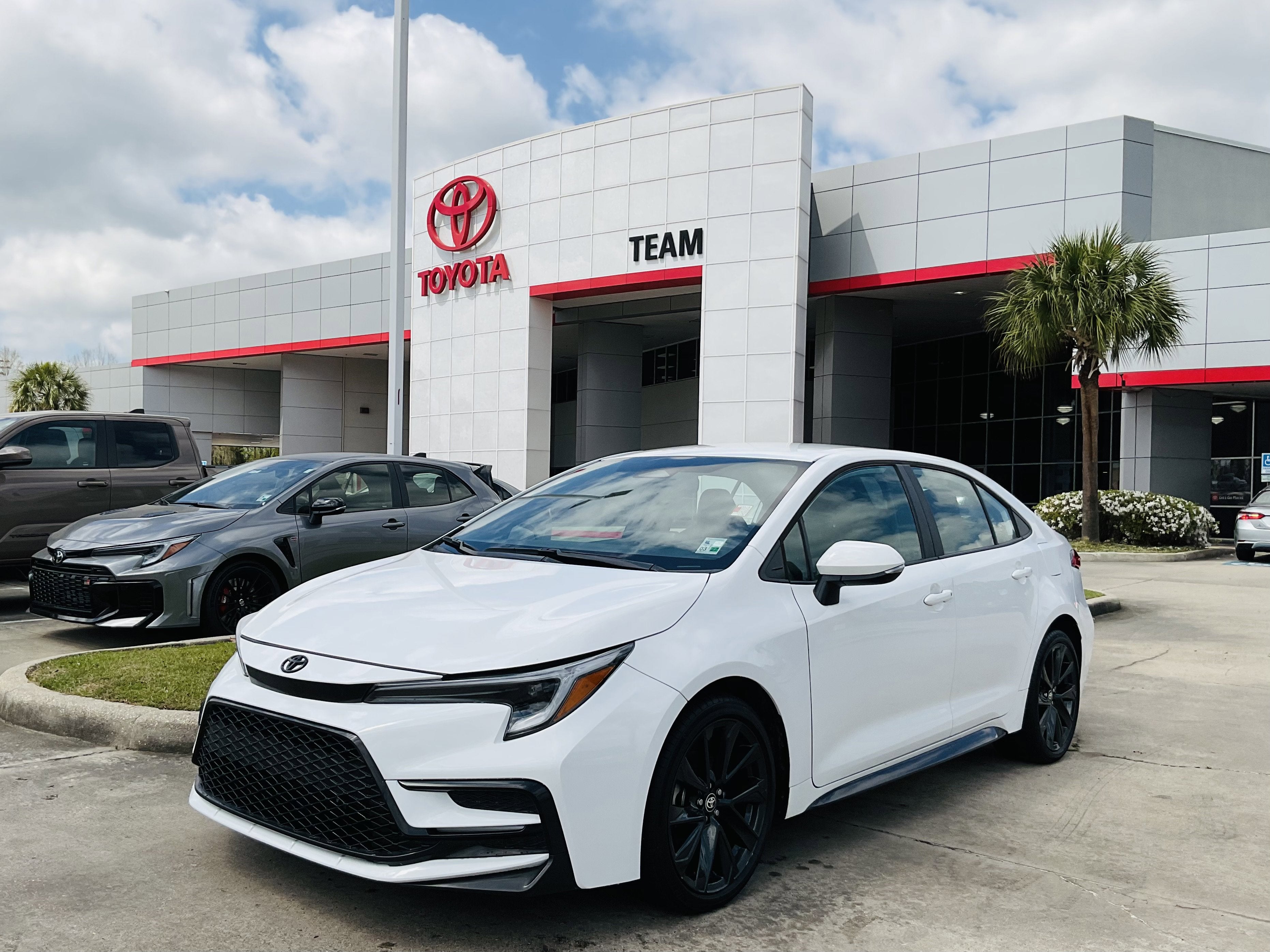 2024 Toyota COROLLA SE