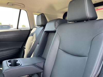 2025 Toyota Corolla Cross XLE