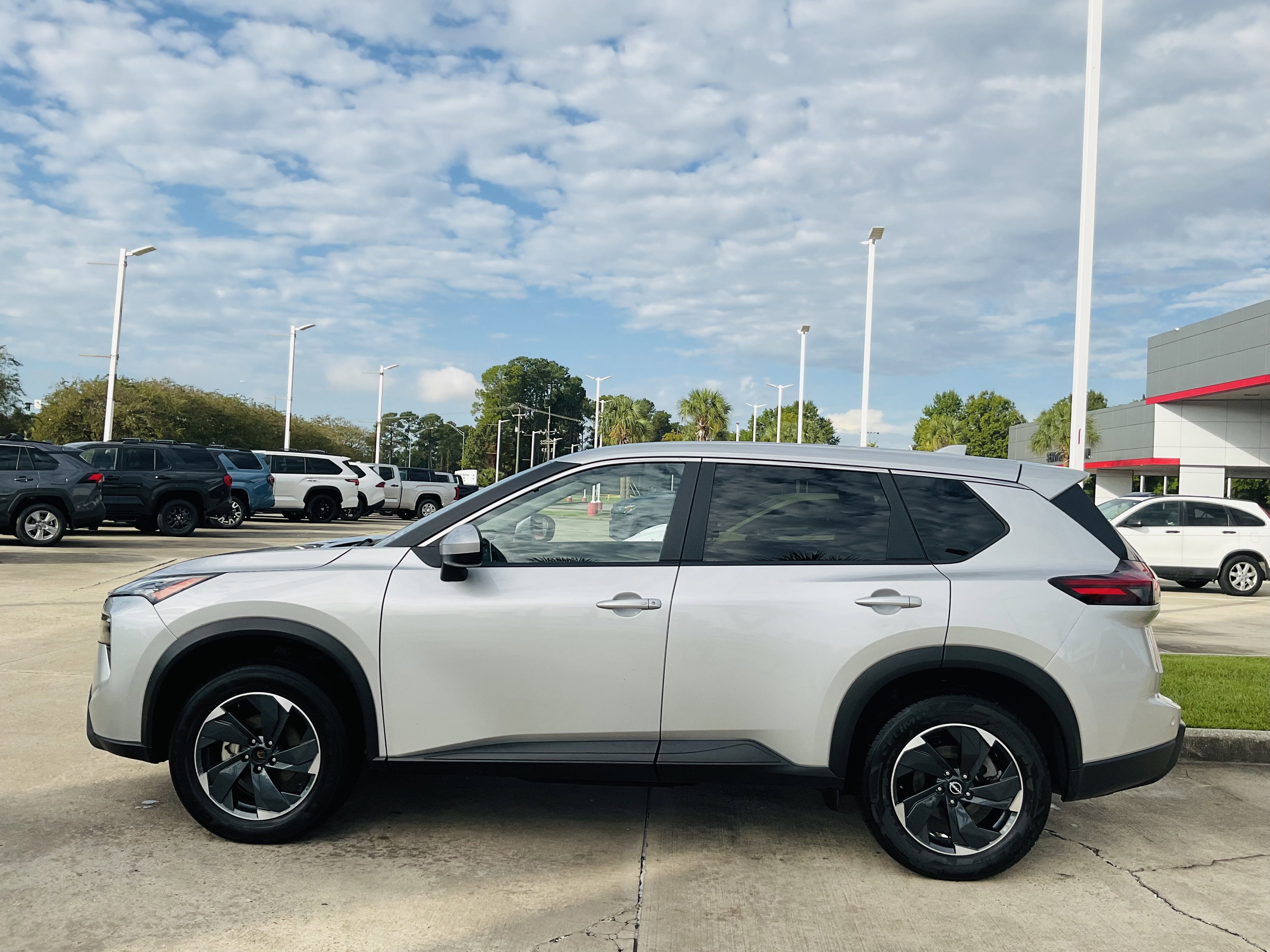 2024 Nissan Rogue SV