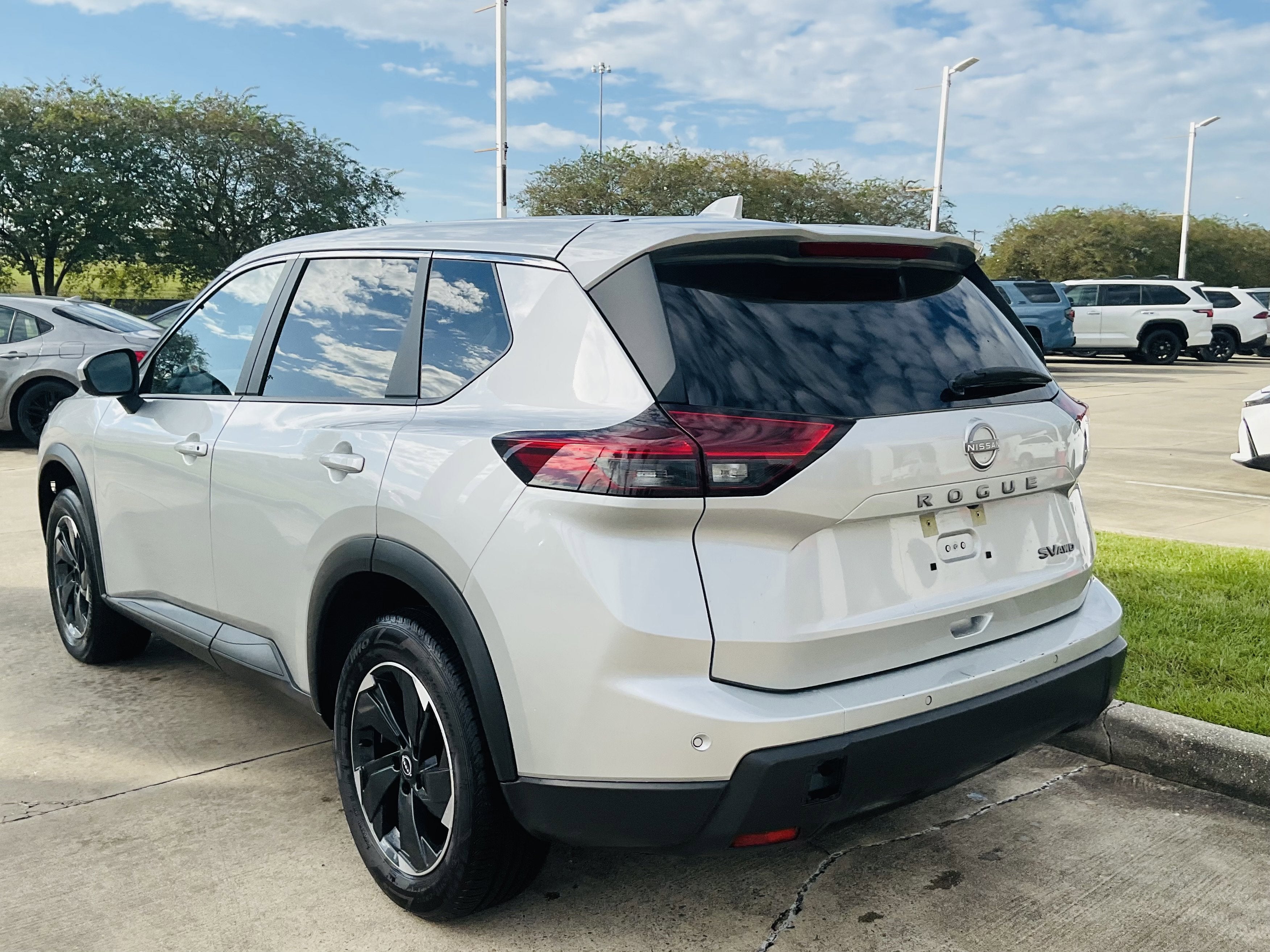 2024 Nissan Rogue SV