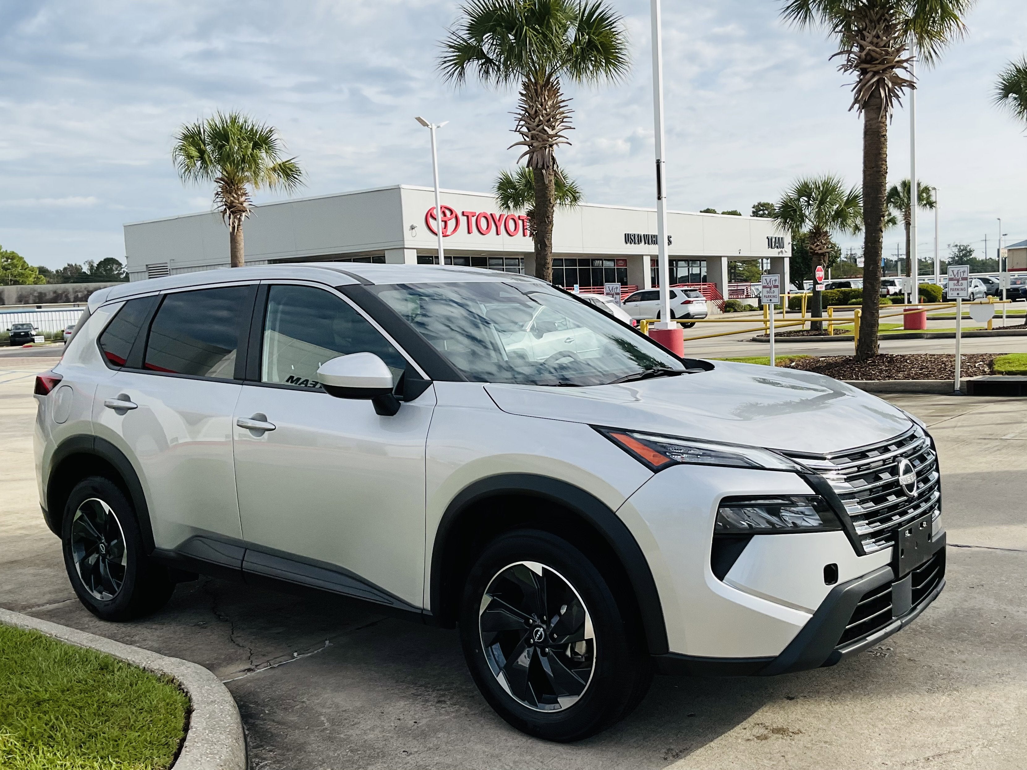 2024 Nissan Rogue SV