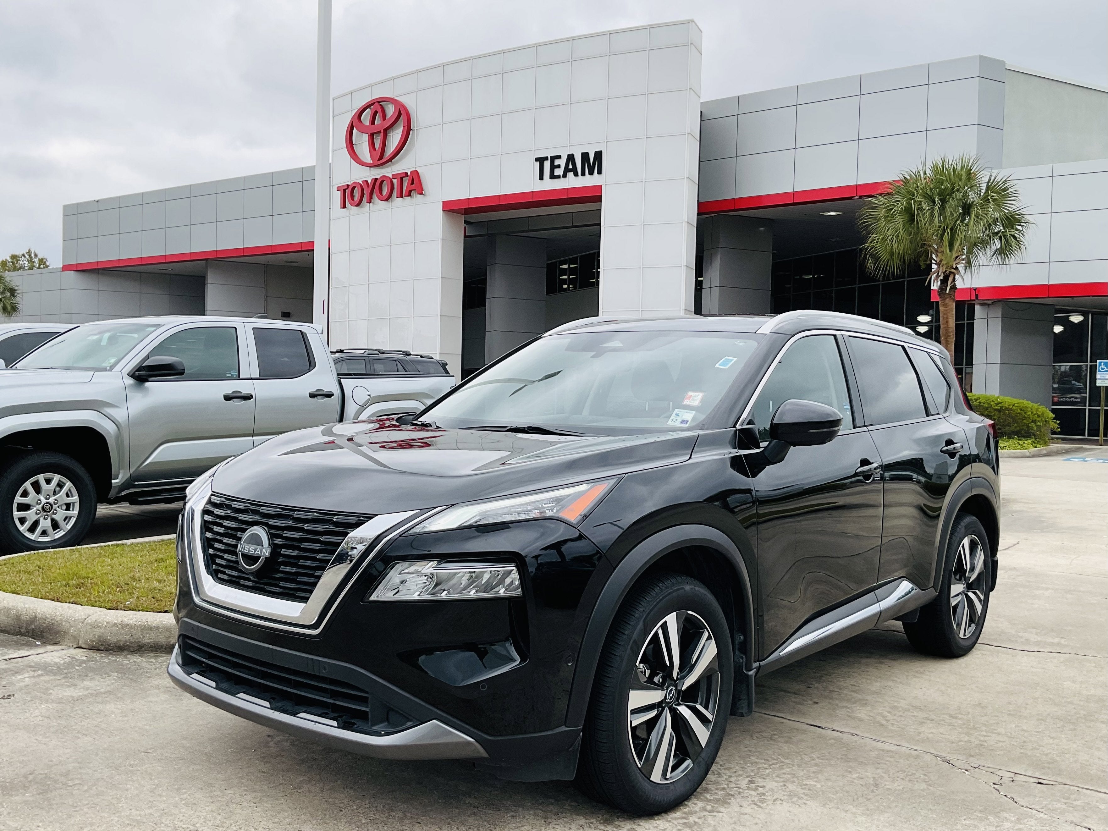 2023 Nissan Rogue SL