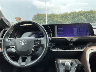2023 Toyota Toyota Crown Limited