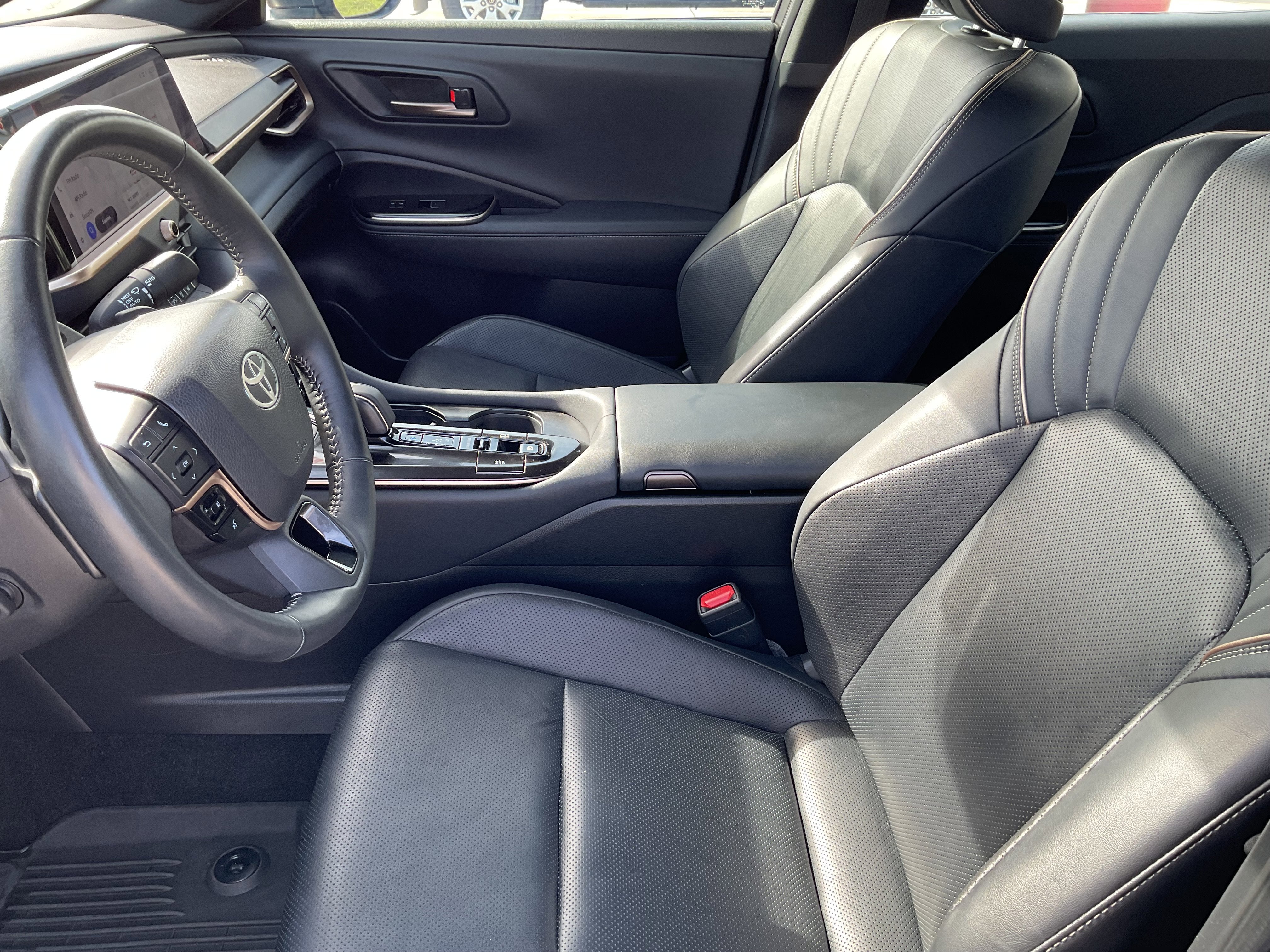 2025 Toyota CROWN Platinum