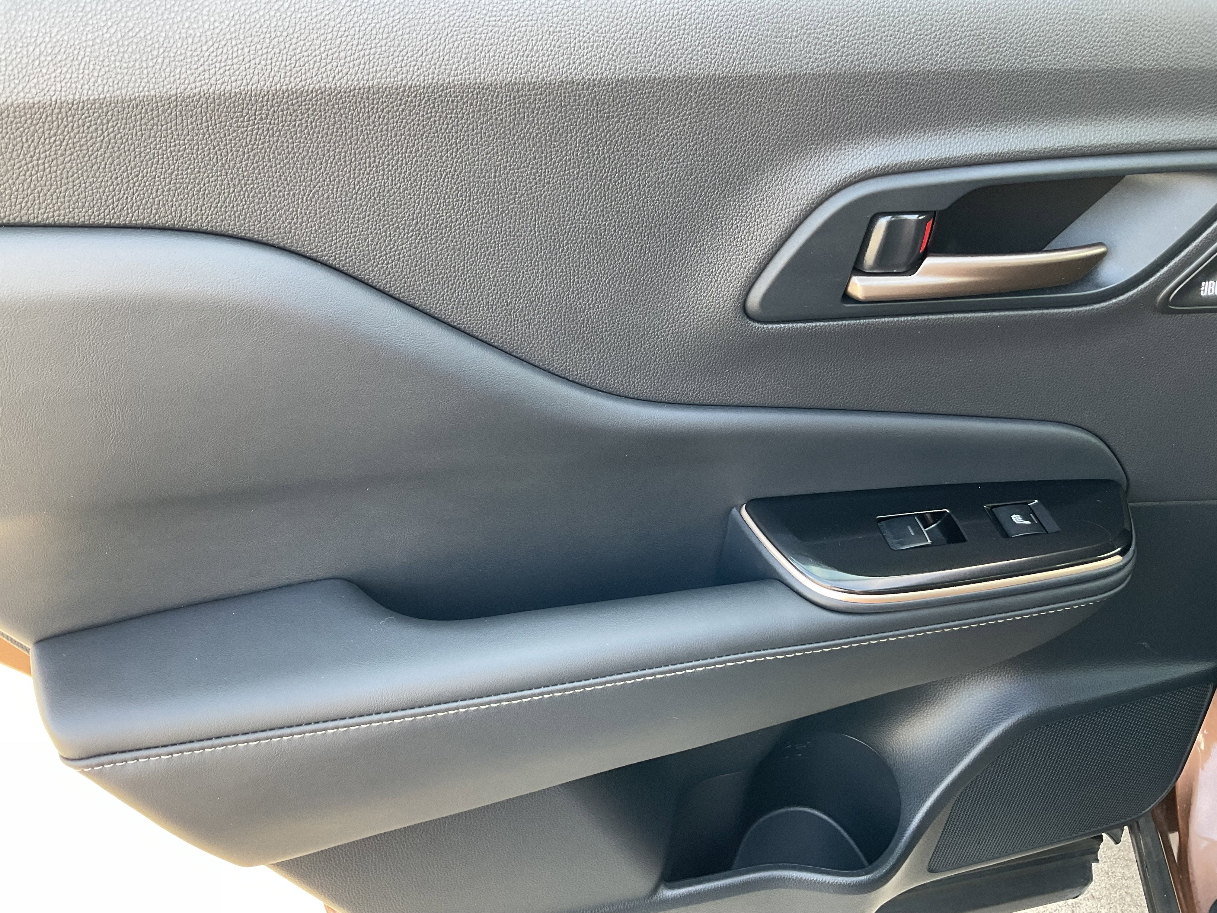 2025 Toyota CROWN Platinum