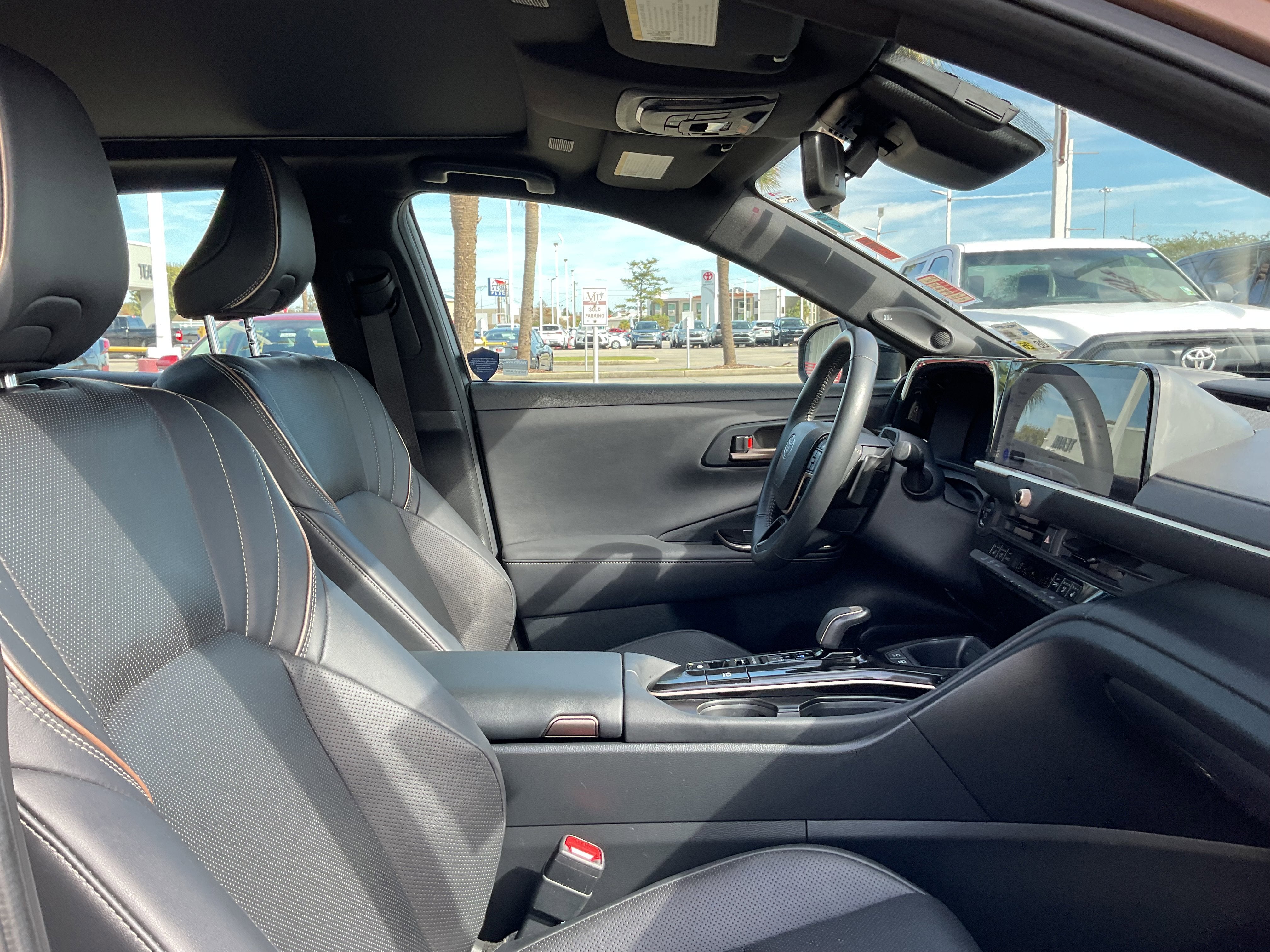 2025 Toyota CROWN Platinum