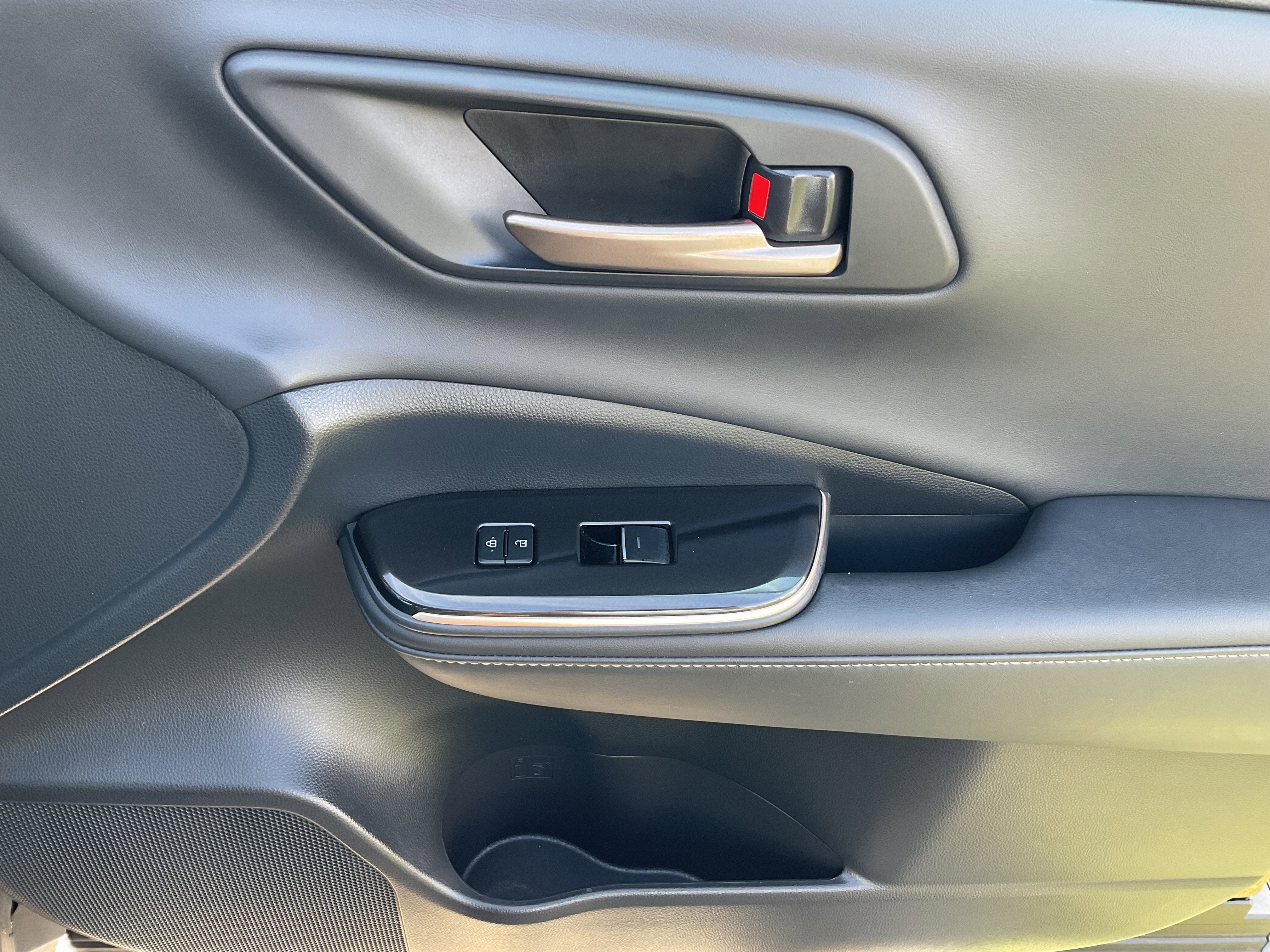 2025 Toyota CROWN Platinum