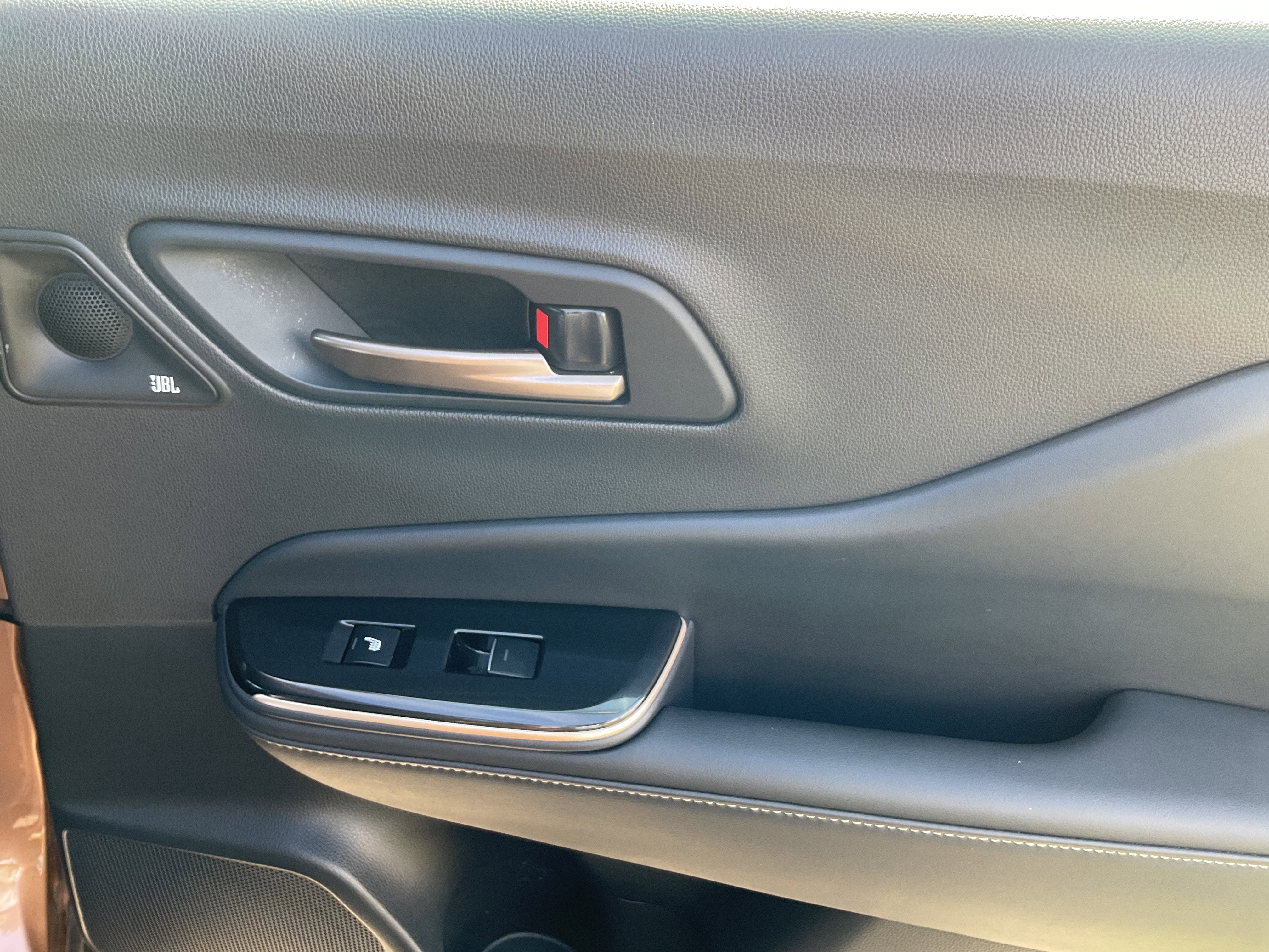 2025 Toyota CROWN Platinum