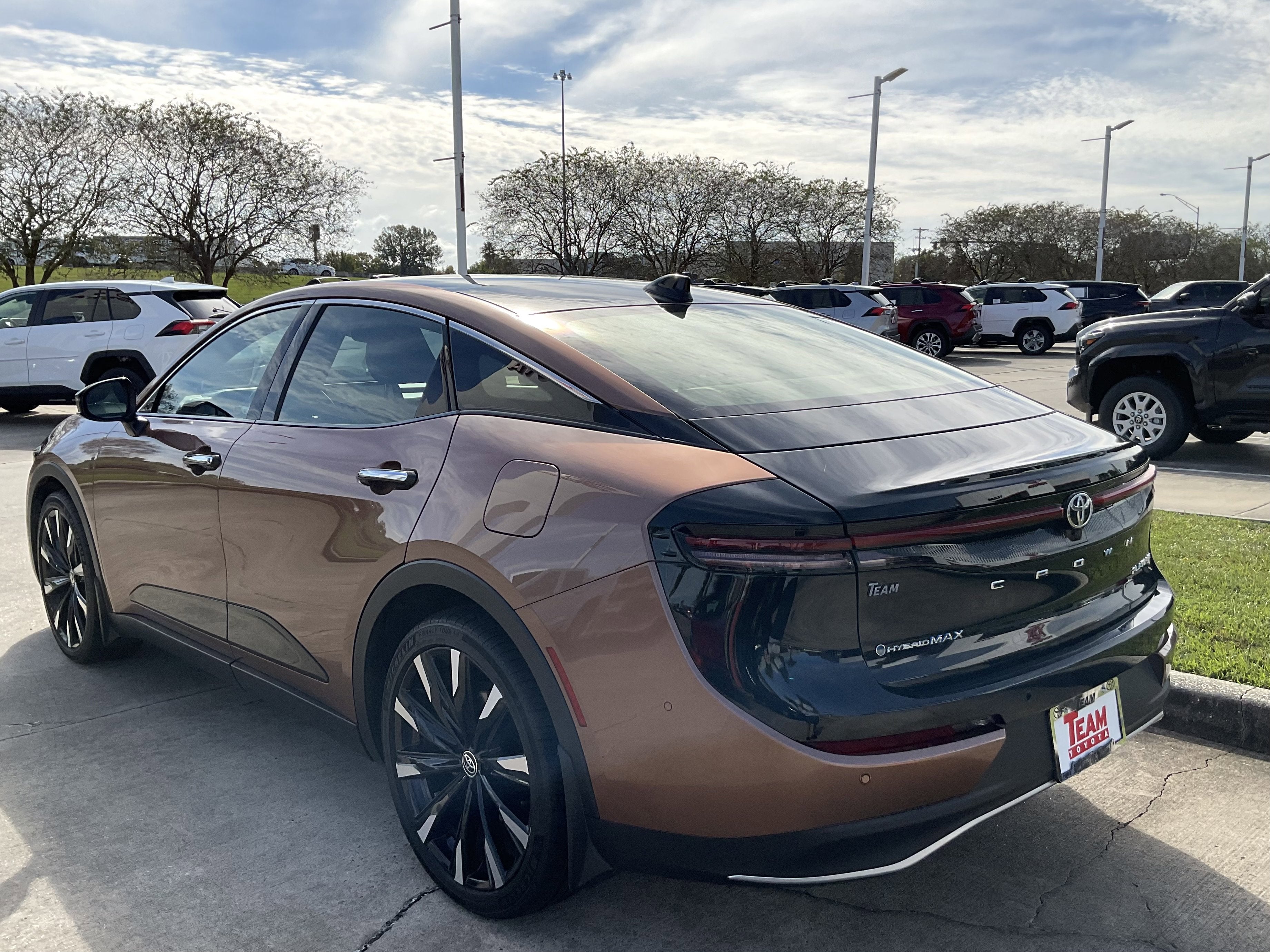 2025 Toyota CROWN Platinum