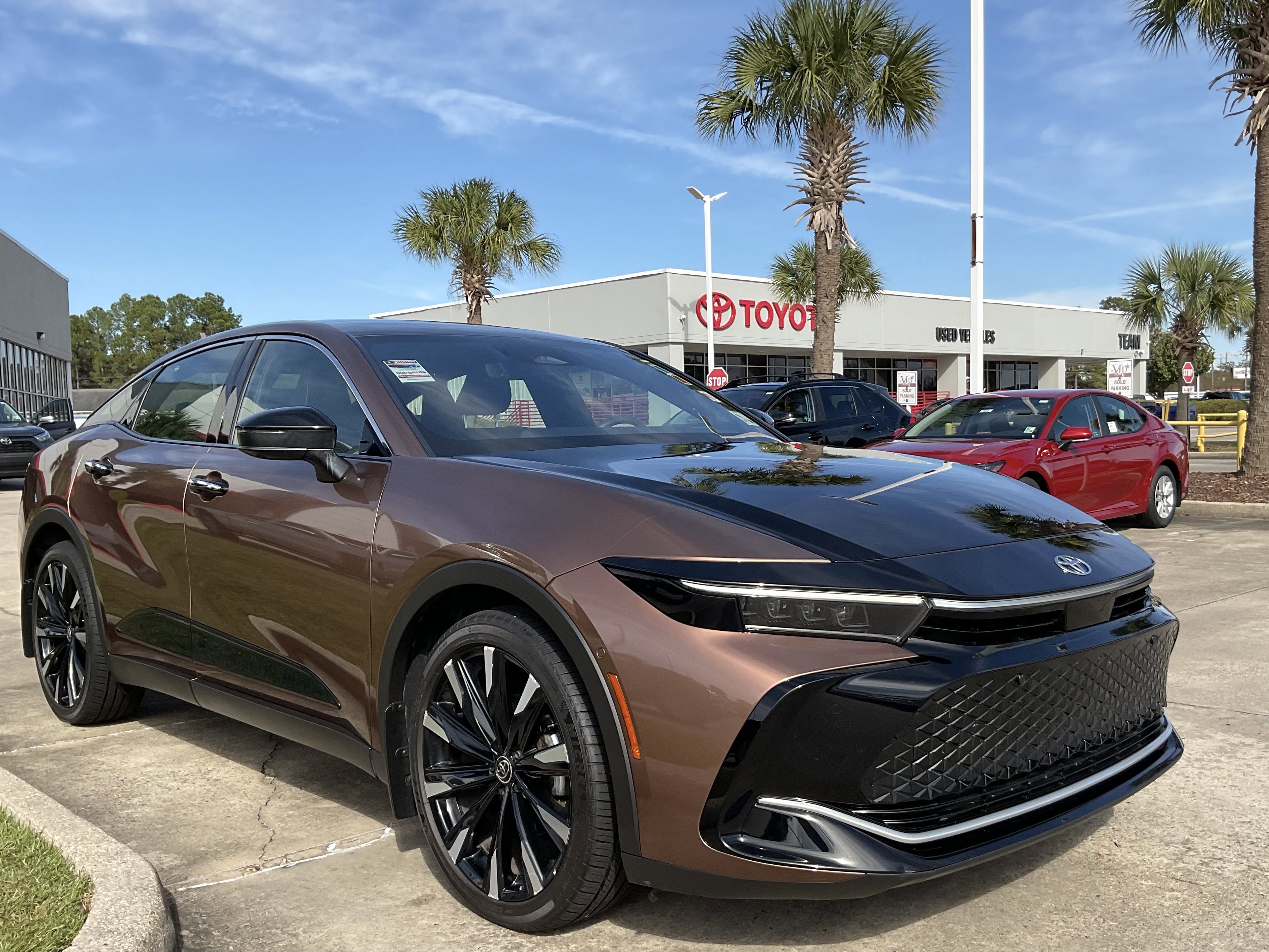 2025 Toyota CROWN Platinum