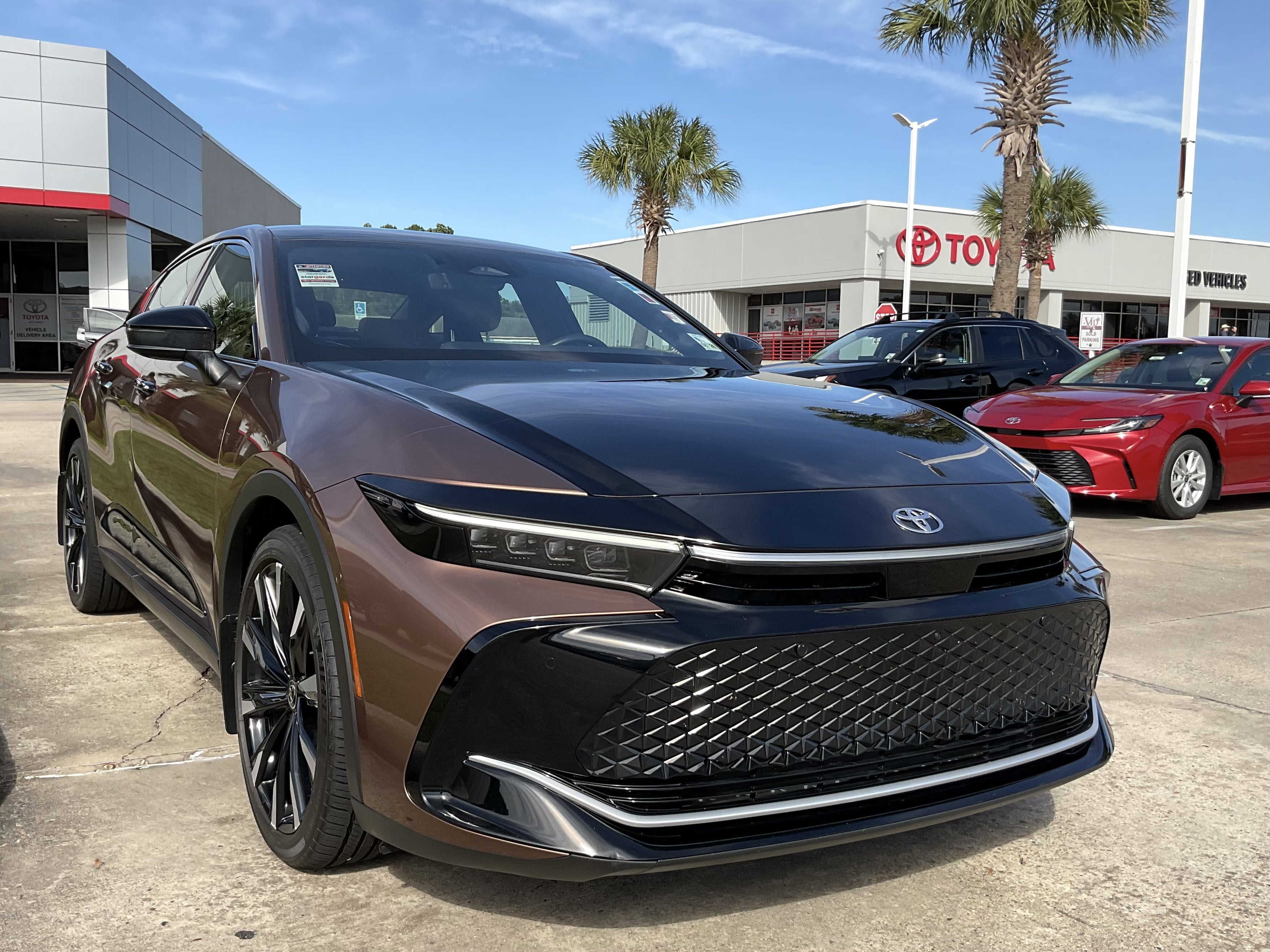 2025 Toyota CROWN Platinum