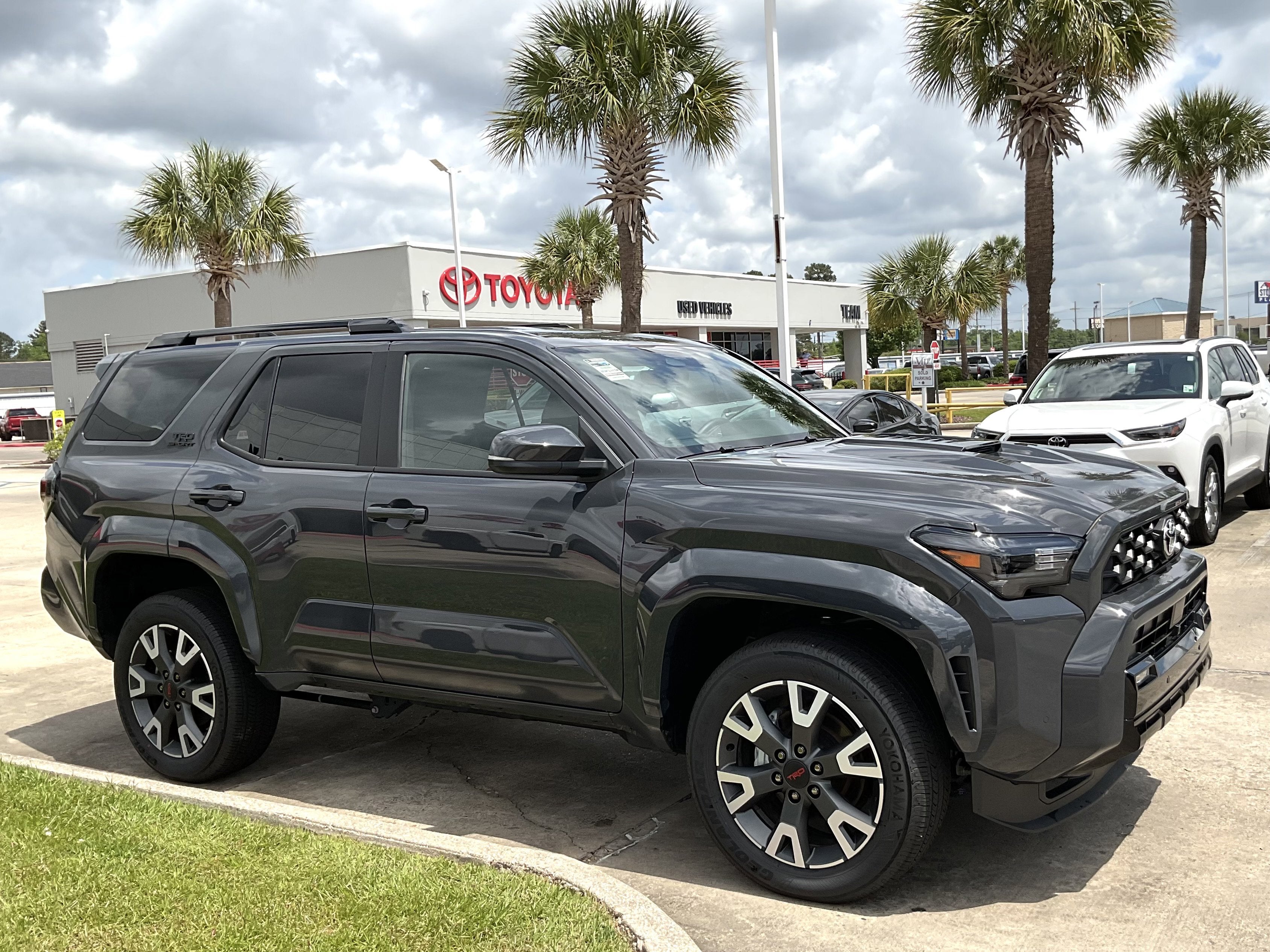 2025 Toyota 4RUNNER TRD Sport