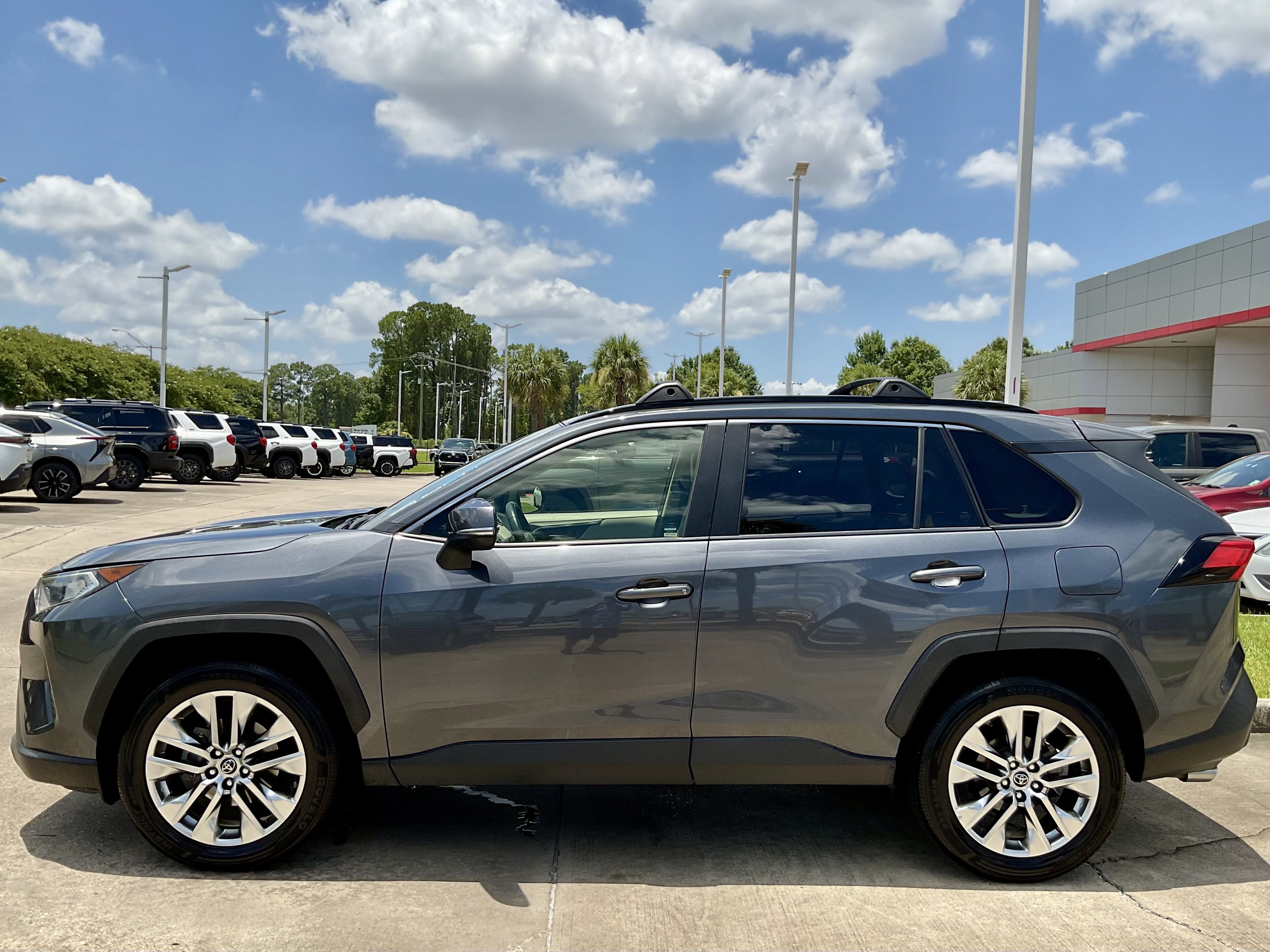 2019 Toyota RAV4 XLE Premium