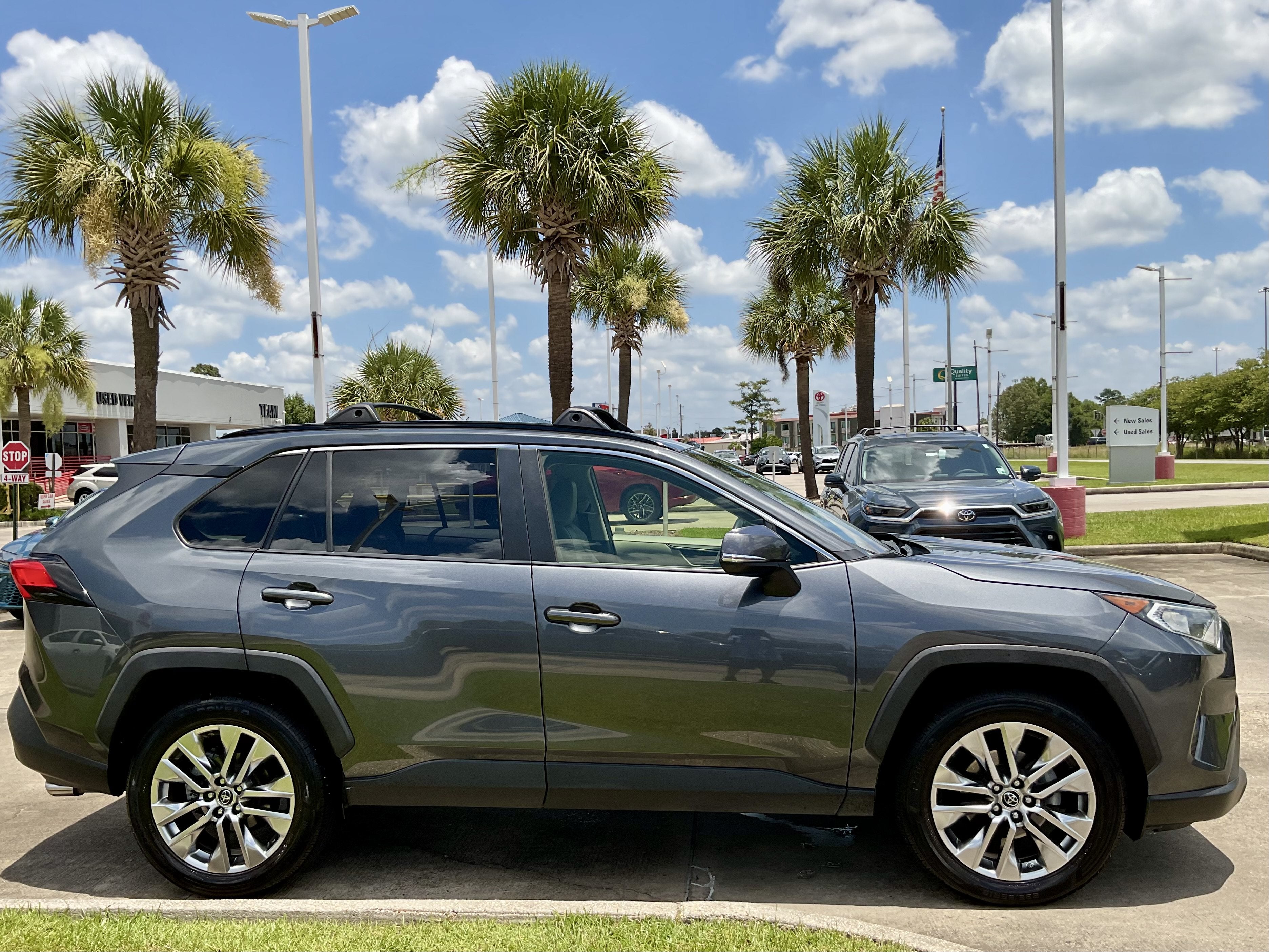 2019 Toyota RAV4 XLE Premium
