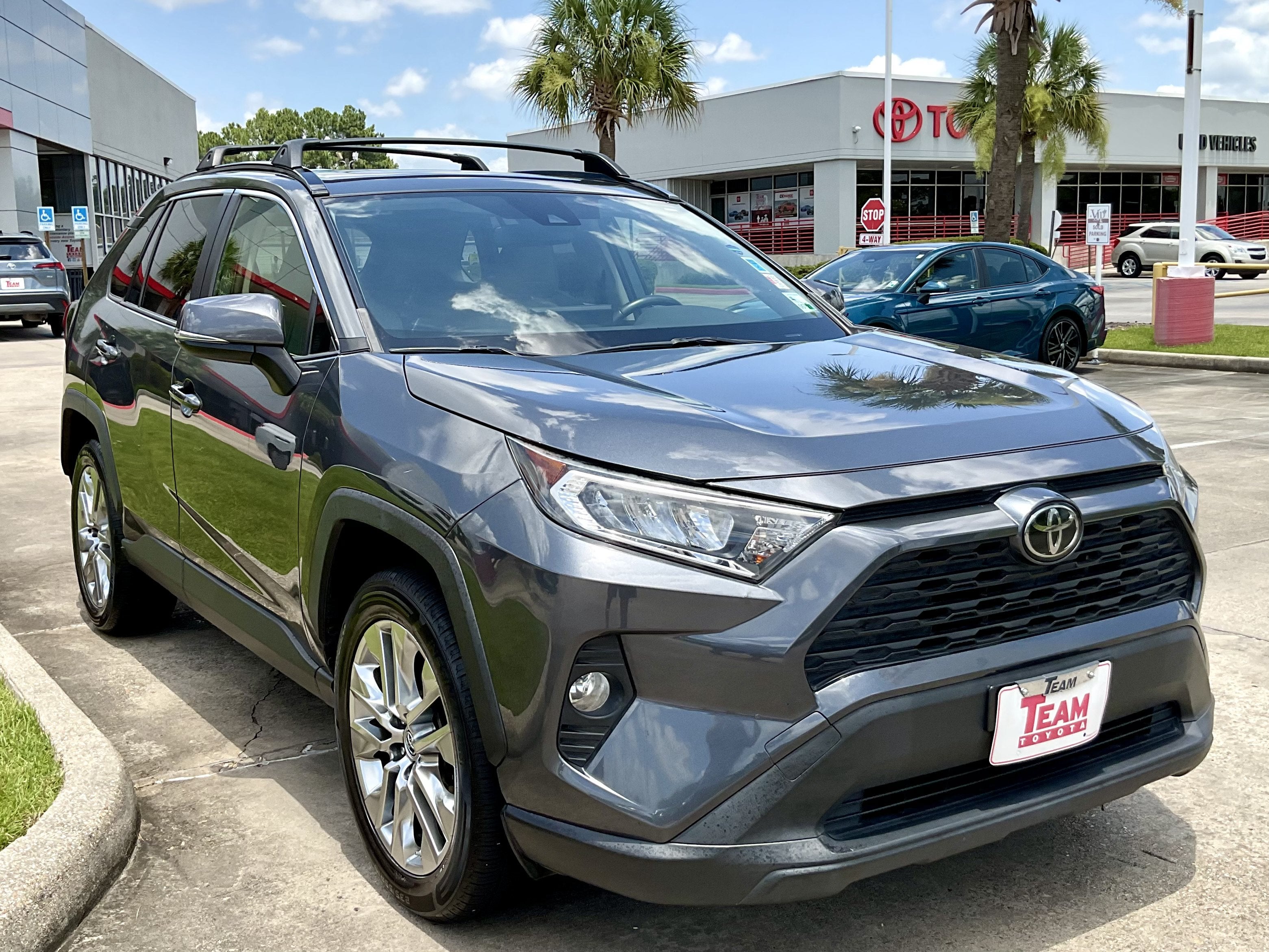 2019 Toyota RAV4 XLE Premium