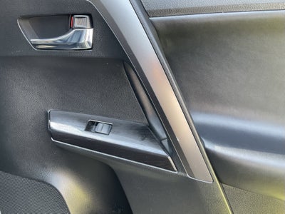 2017 Toyota RAV4 SE
