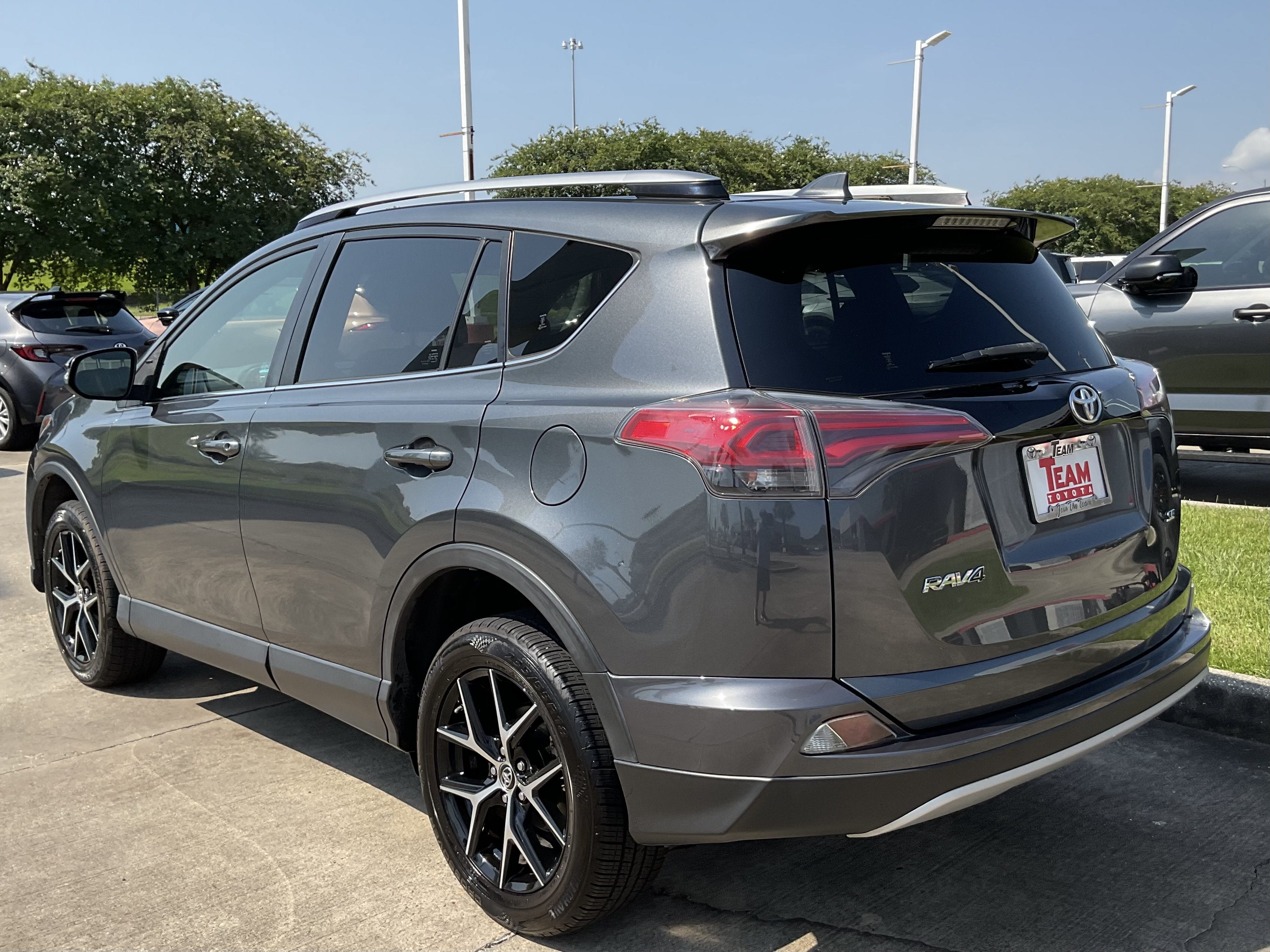2017 Toyota RAV4 SE