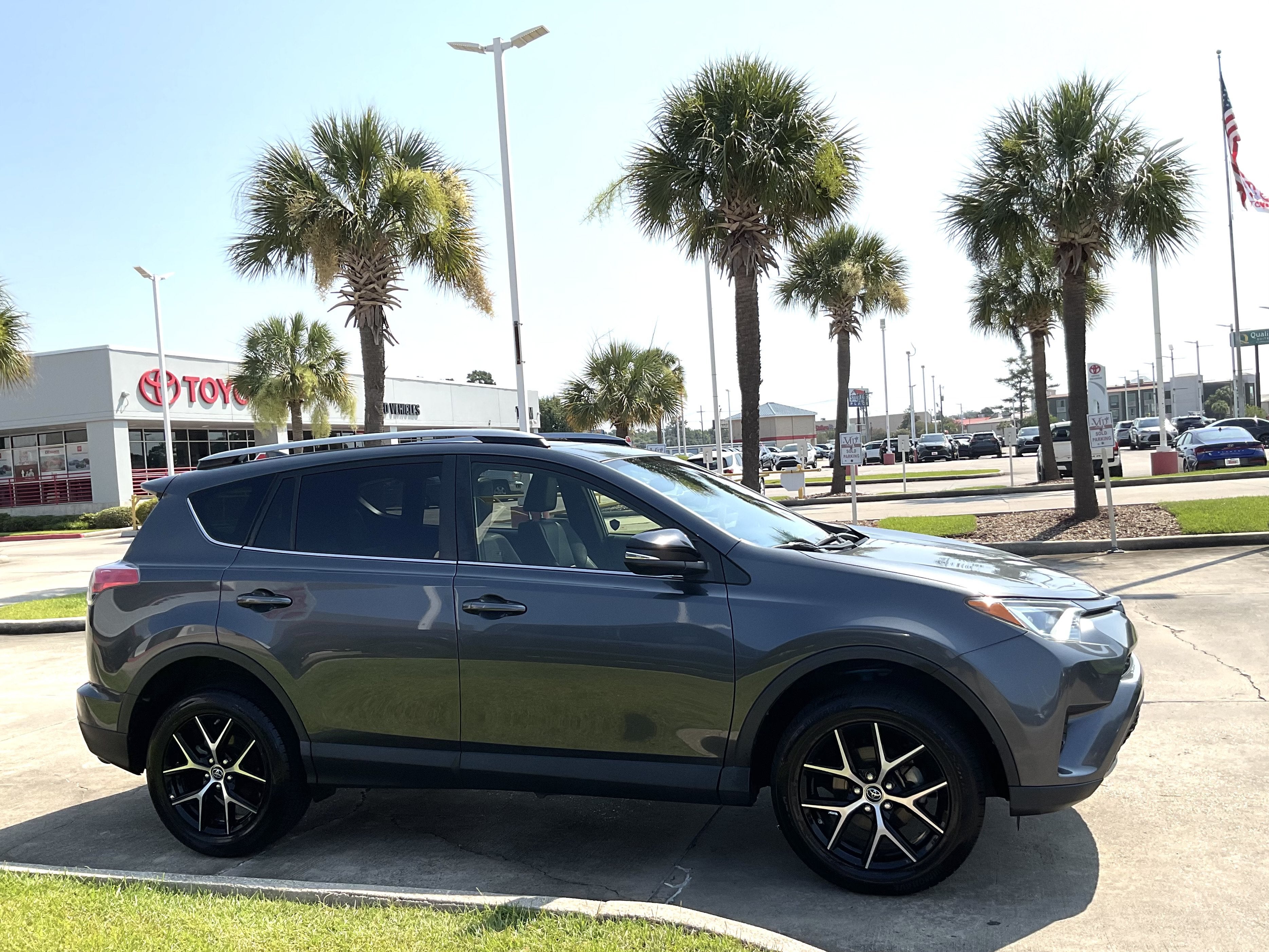 2017 Toyota RAV4 SE