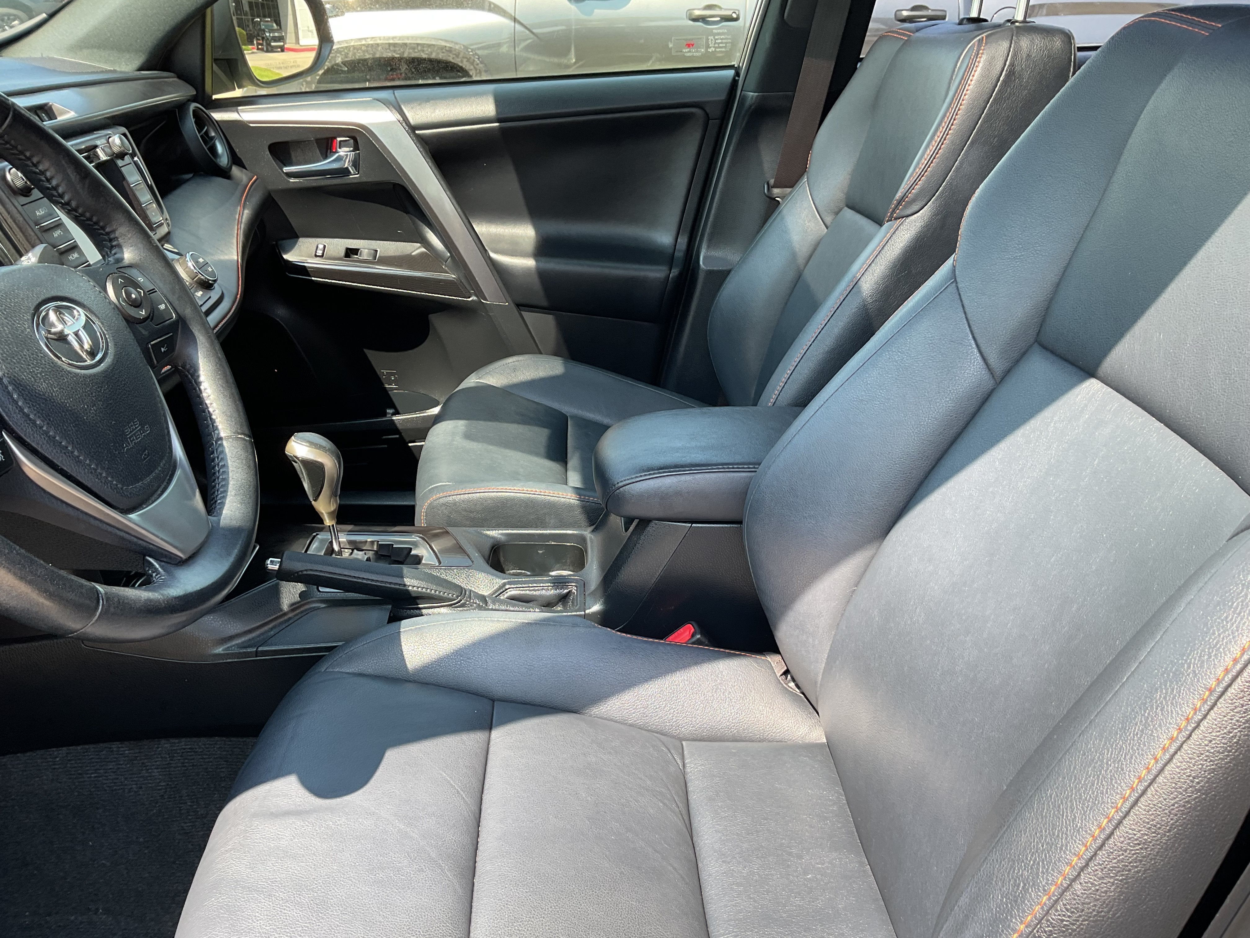 2017 Toyota RAV4 SE