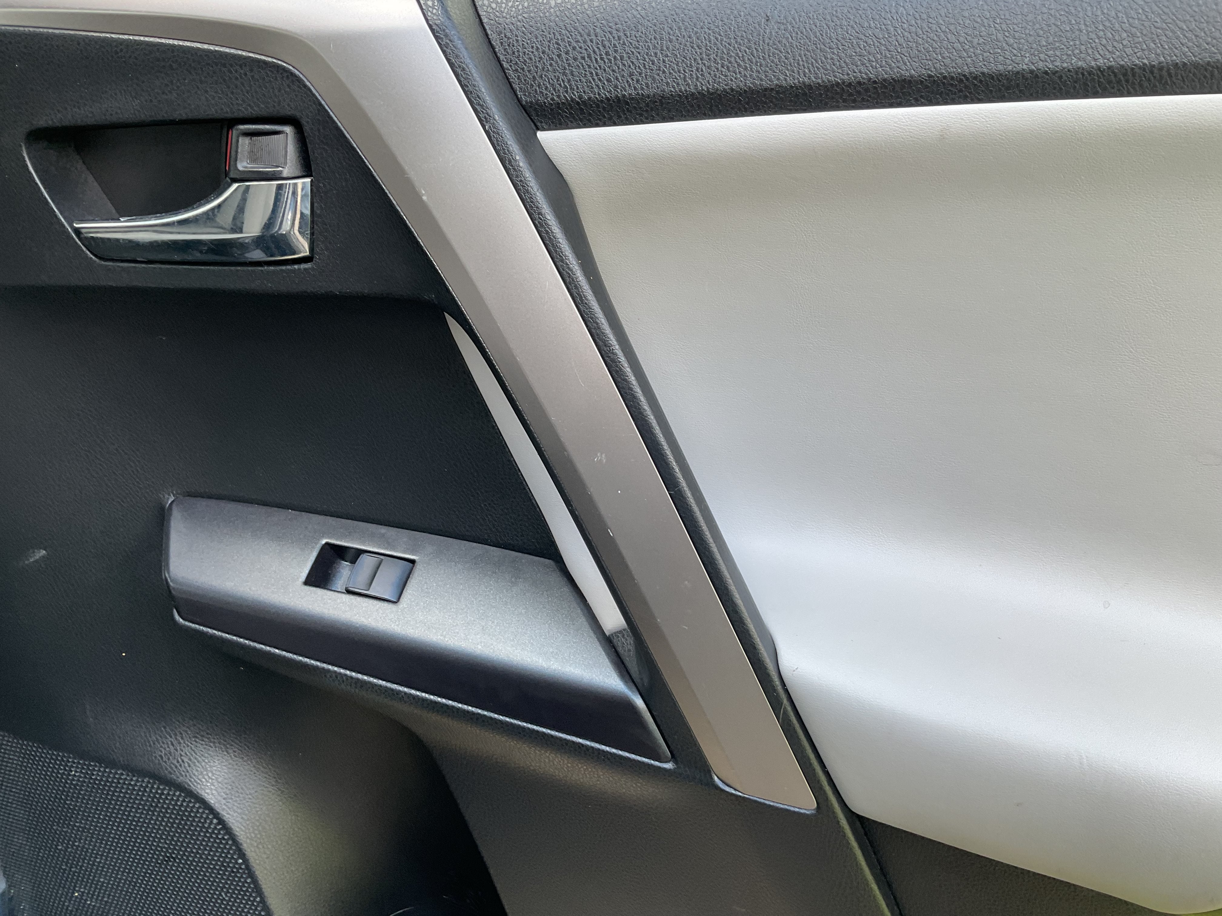 2016 Toyota RAV4 Hybrid XLE