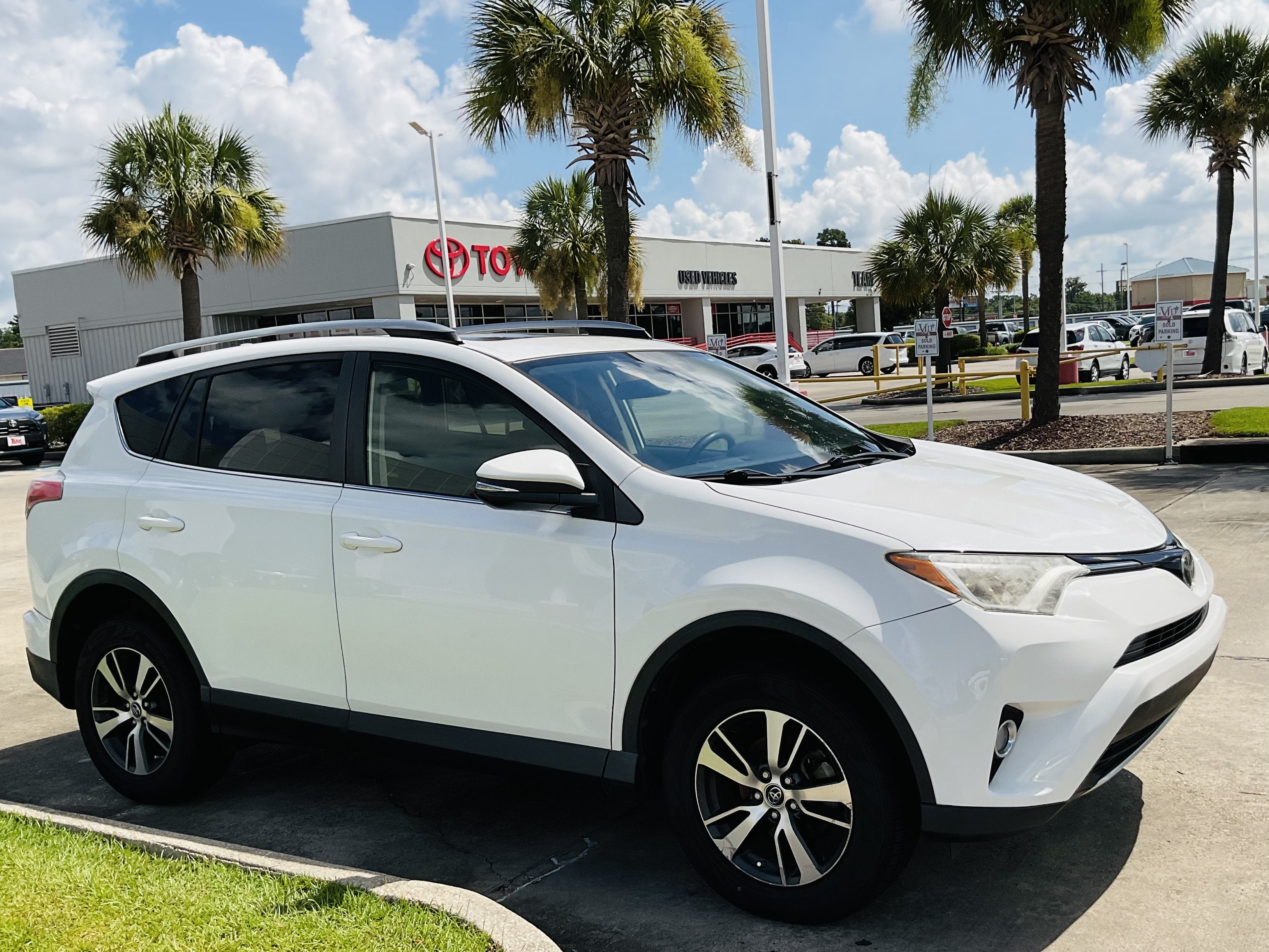 2017 Toyota RAV4 XLE