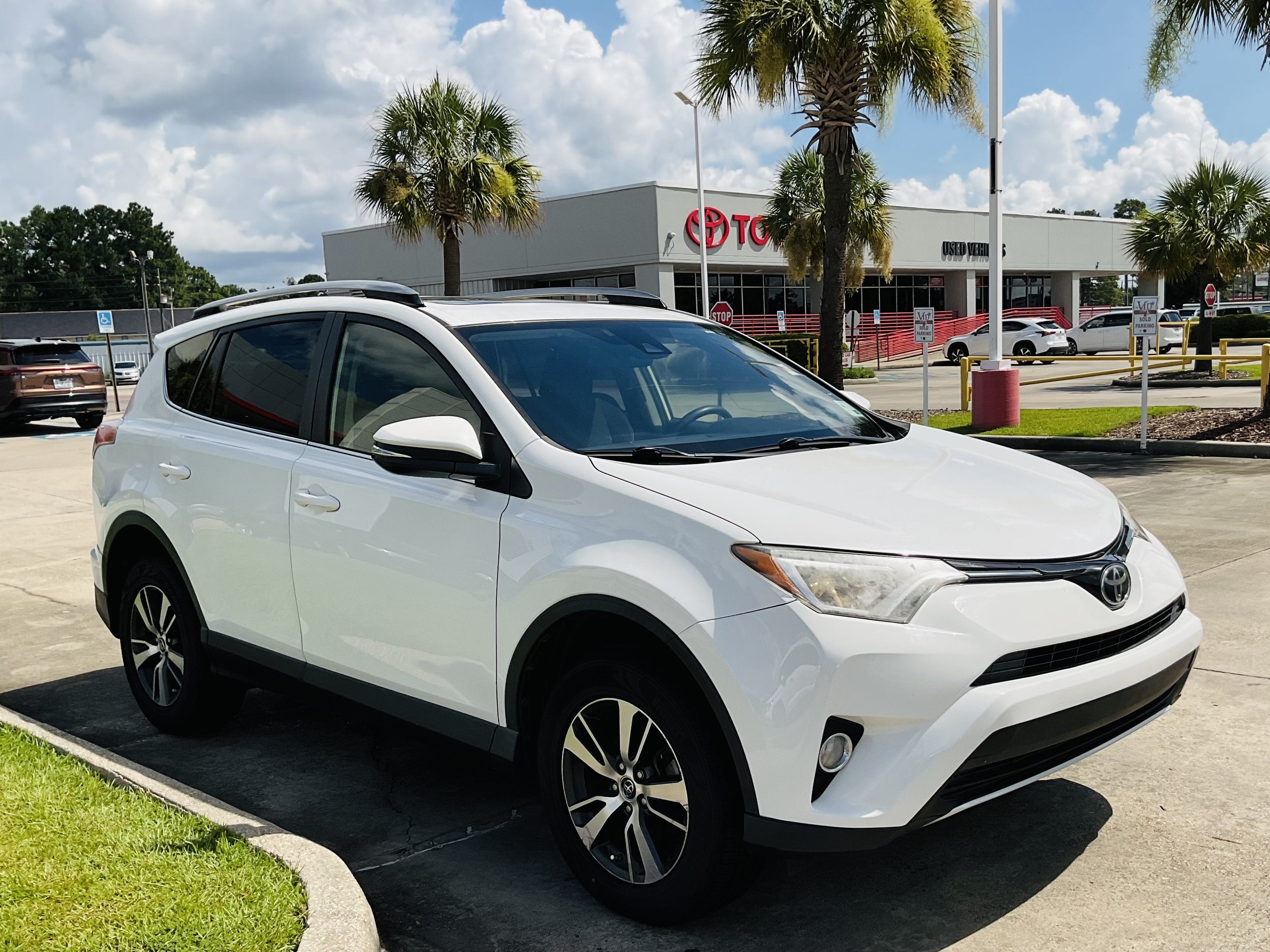2017 Toyota RAV4 XLE