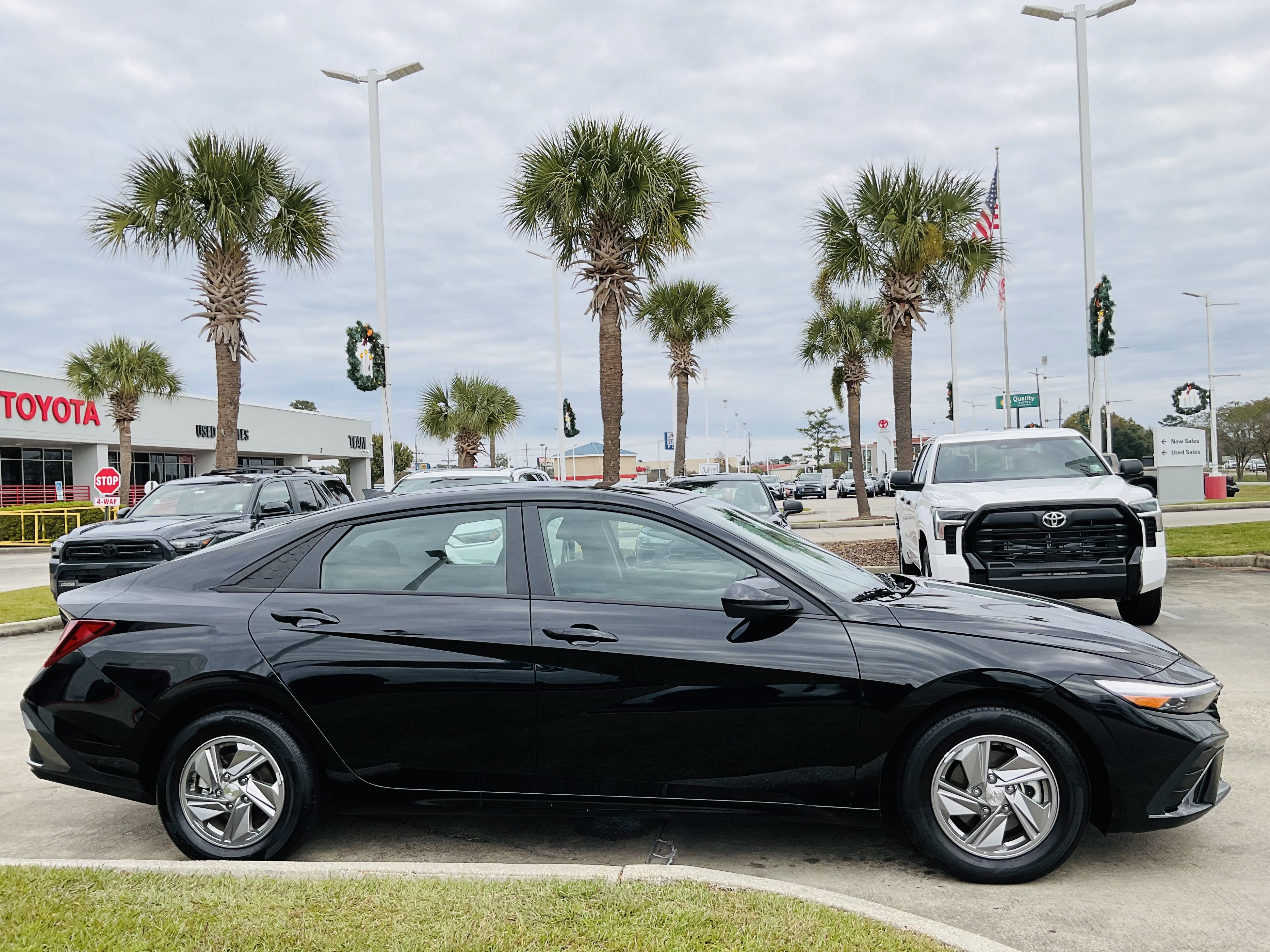 2025 Hyundai Elantra SE