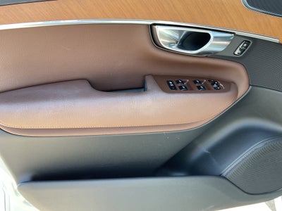 2022 Volvo XC90 Momentum