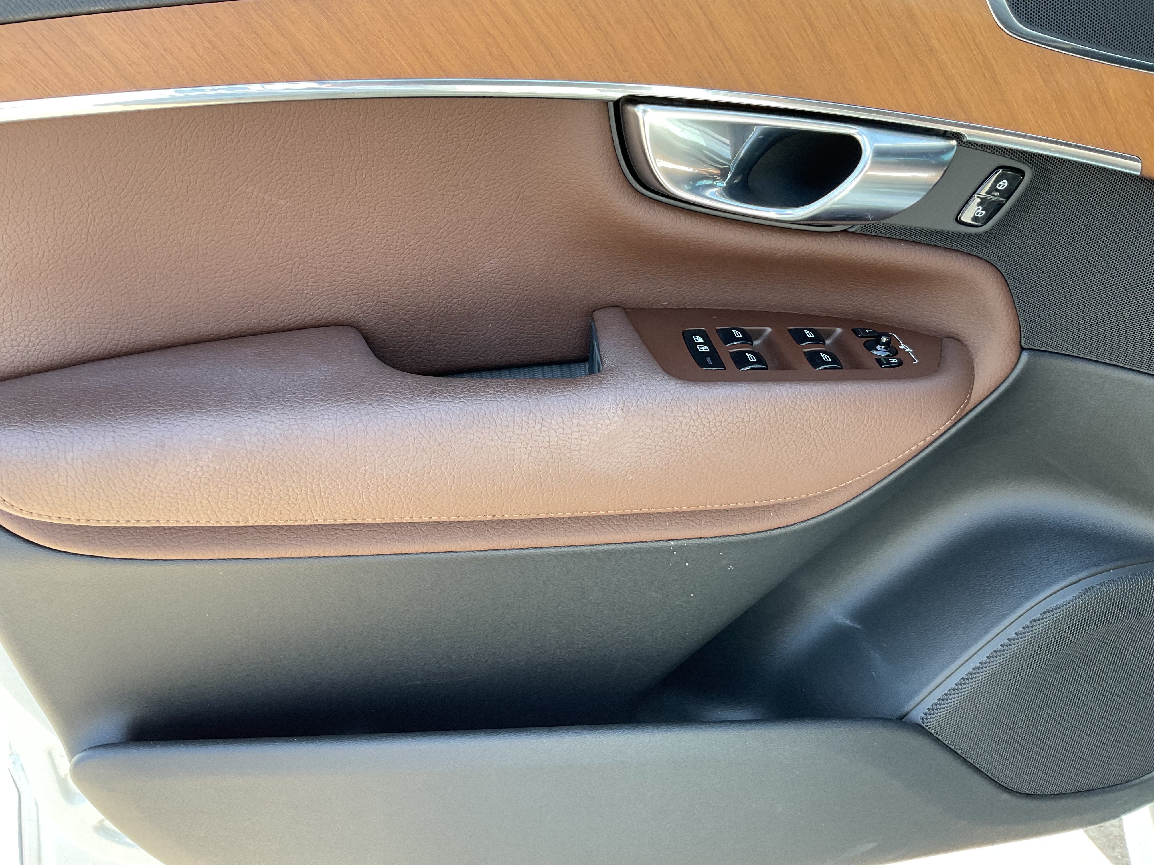 2022 Volvo XC90 Momentum