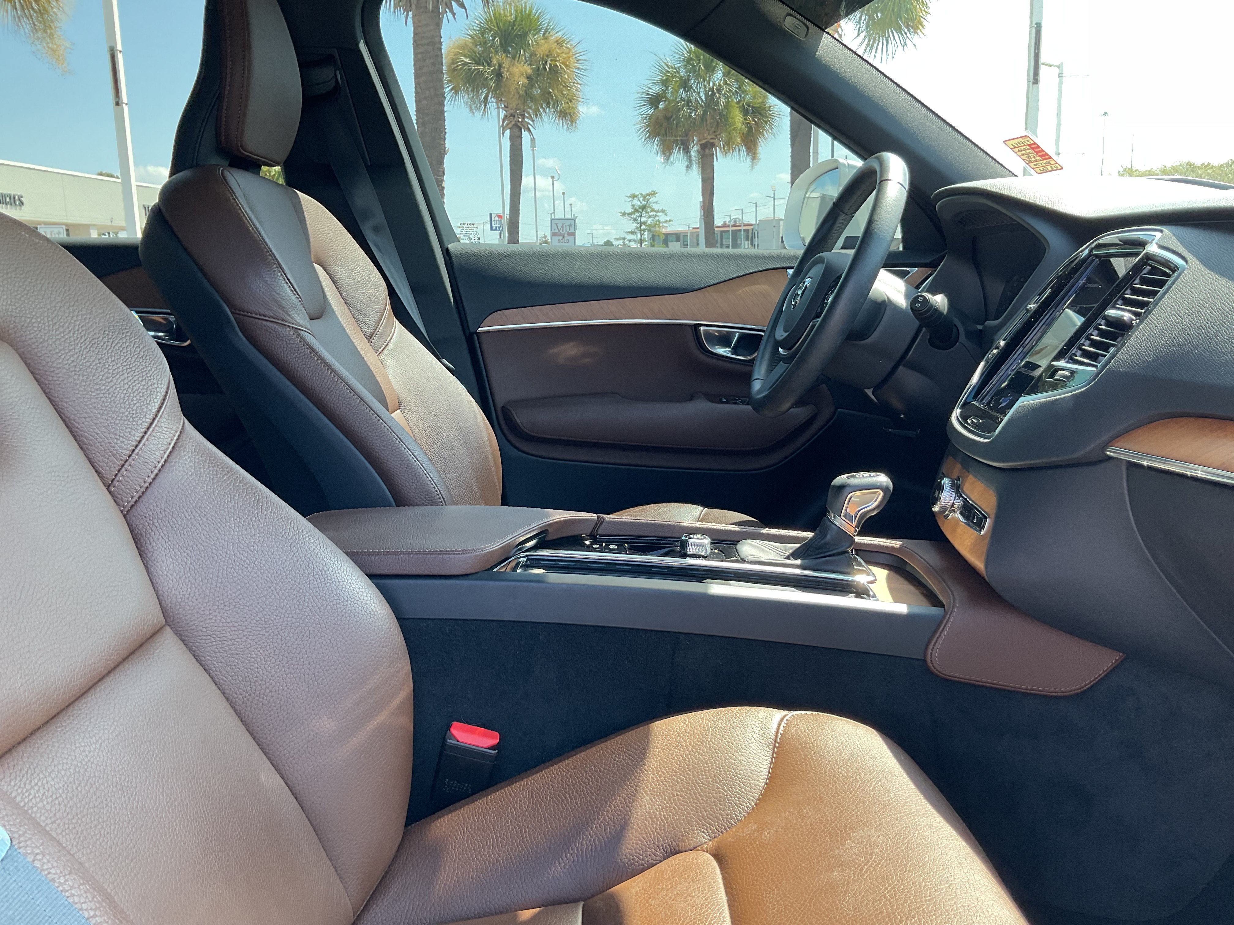 2022 Volvo XC90 Momentum