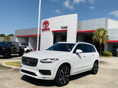 2022 Volvo XC90 Momentum