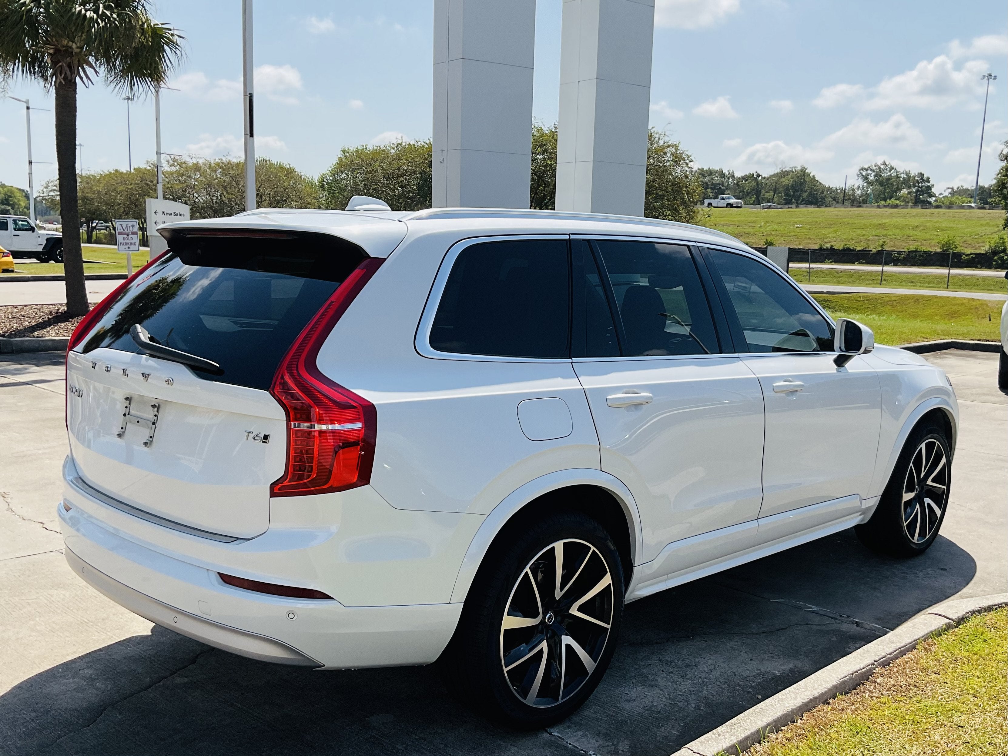 2022 Volvo XC90 Momentum