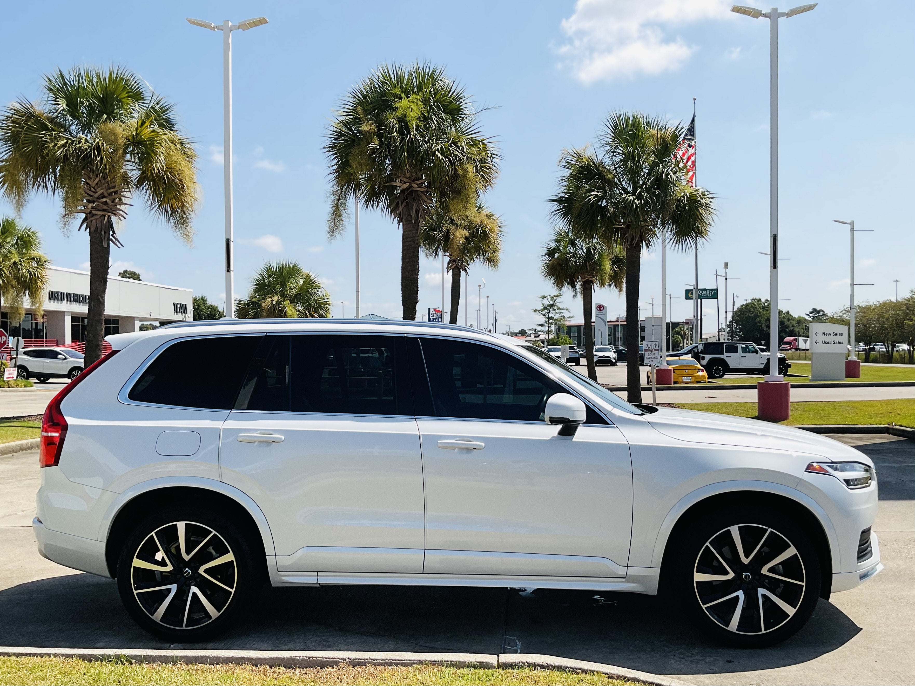 2022 Volvo XC90 Momentum