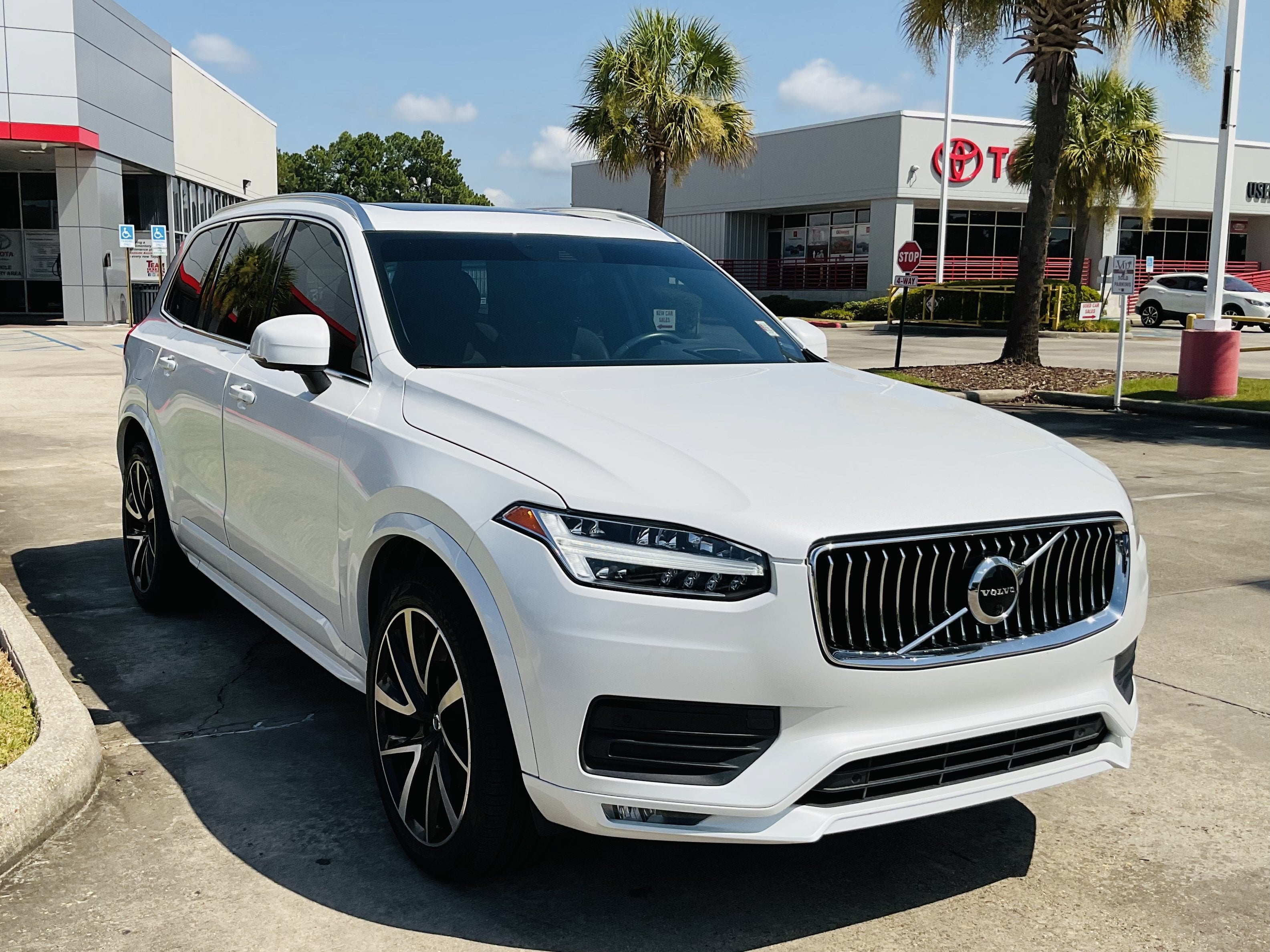 2022 Volvo XC90 Momentum