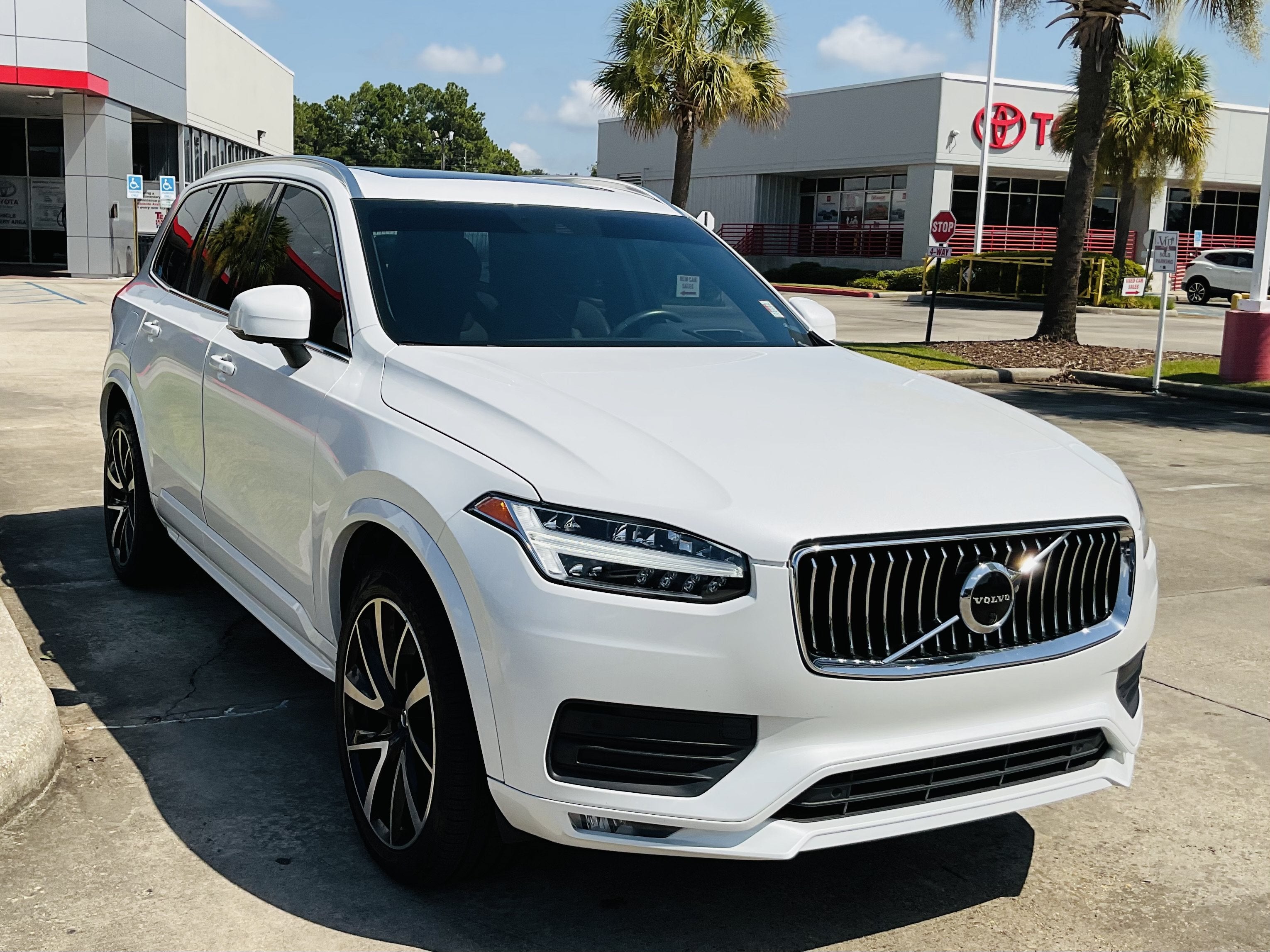 2022 Volvo XC90 Momentum