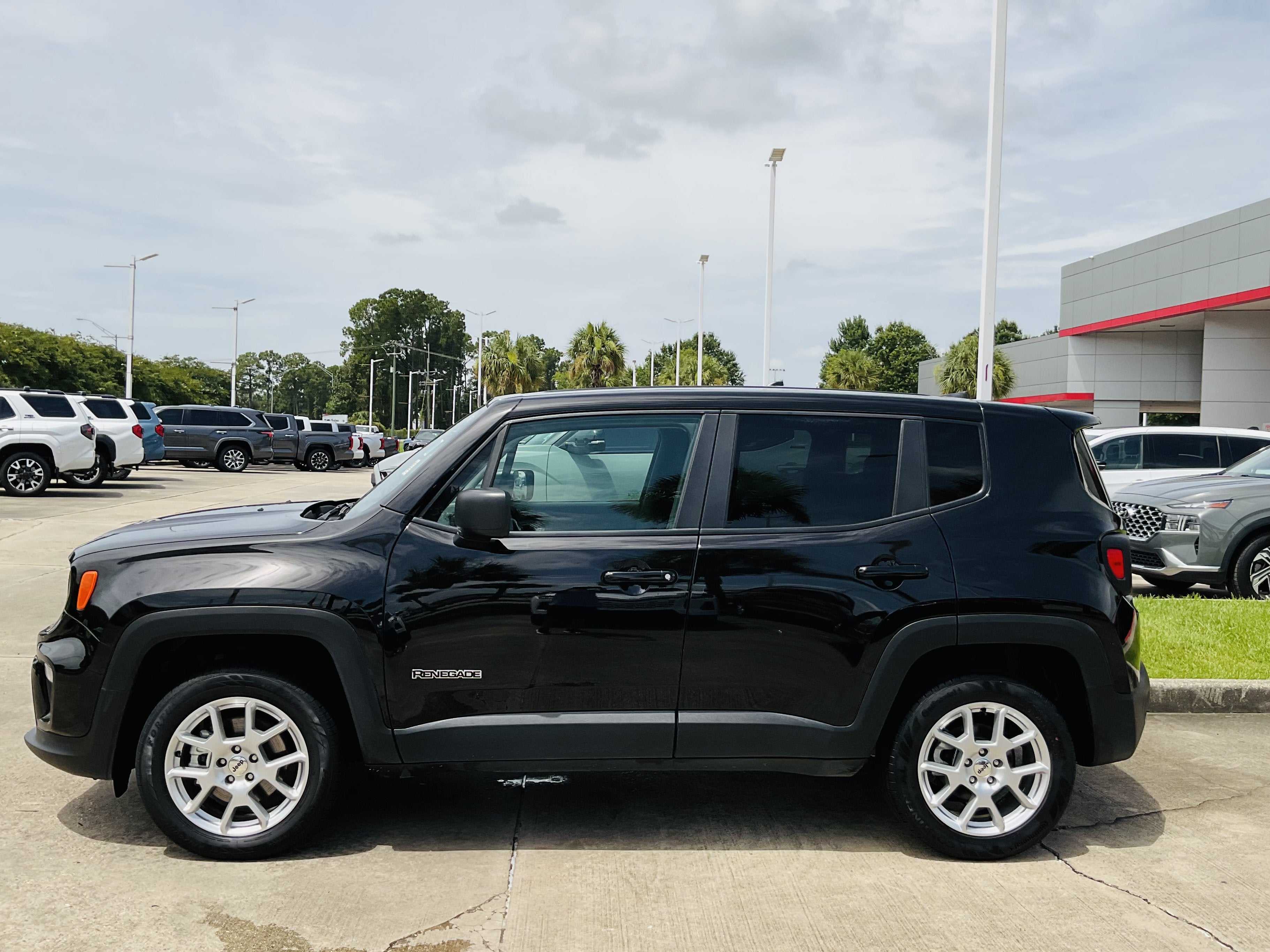 2023 Jeep Renegade Latitude
