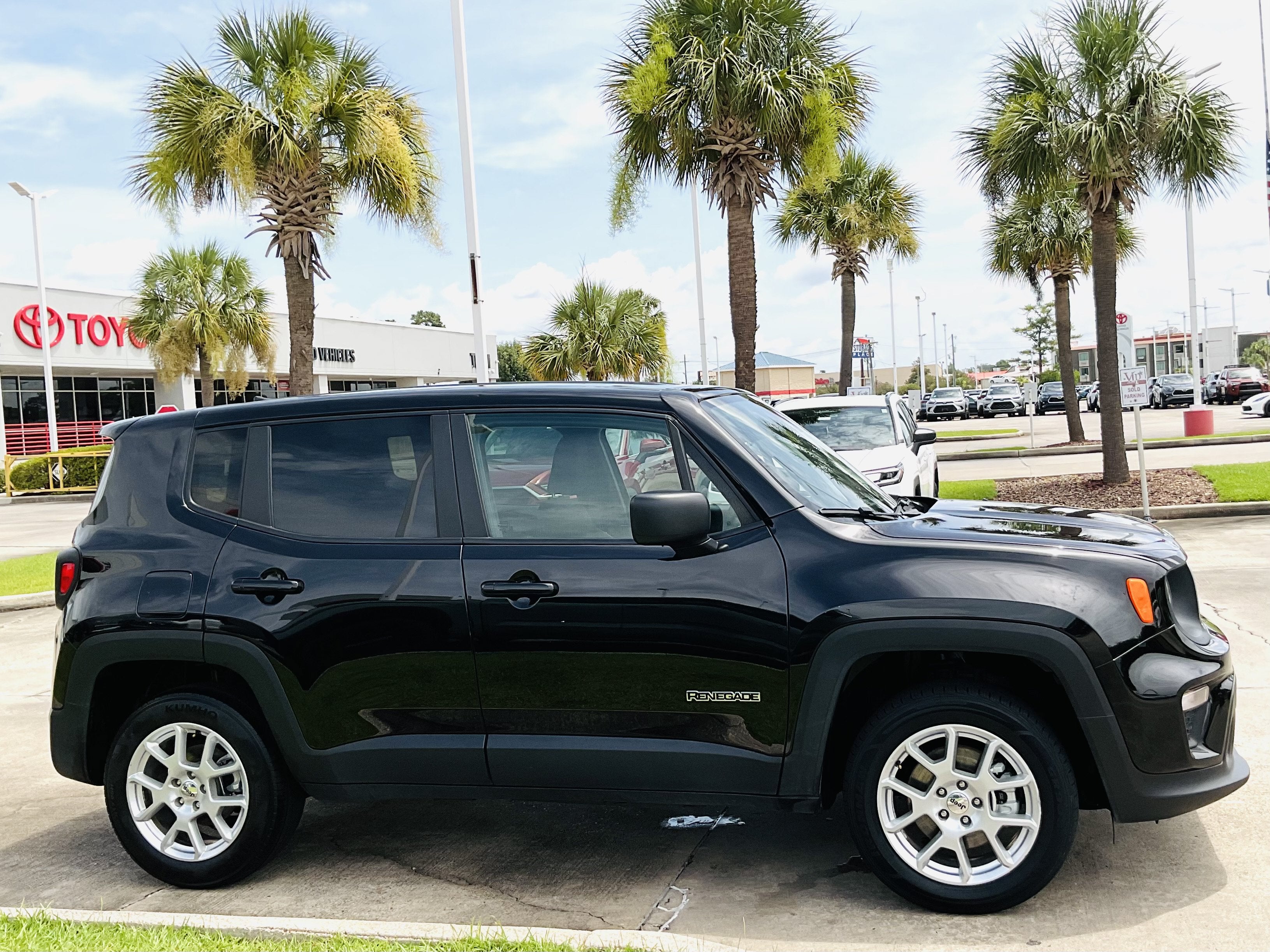 2023 Jeep Renegade Latitude