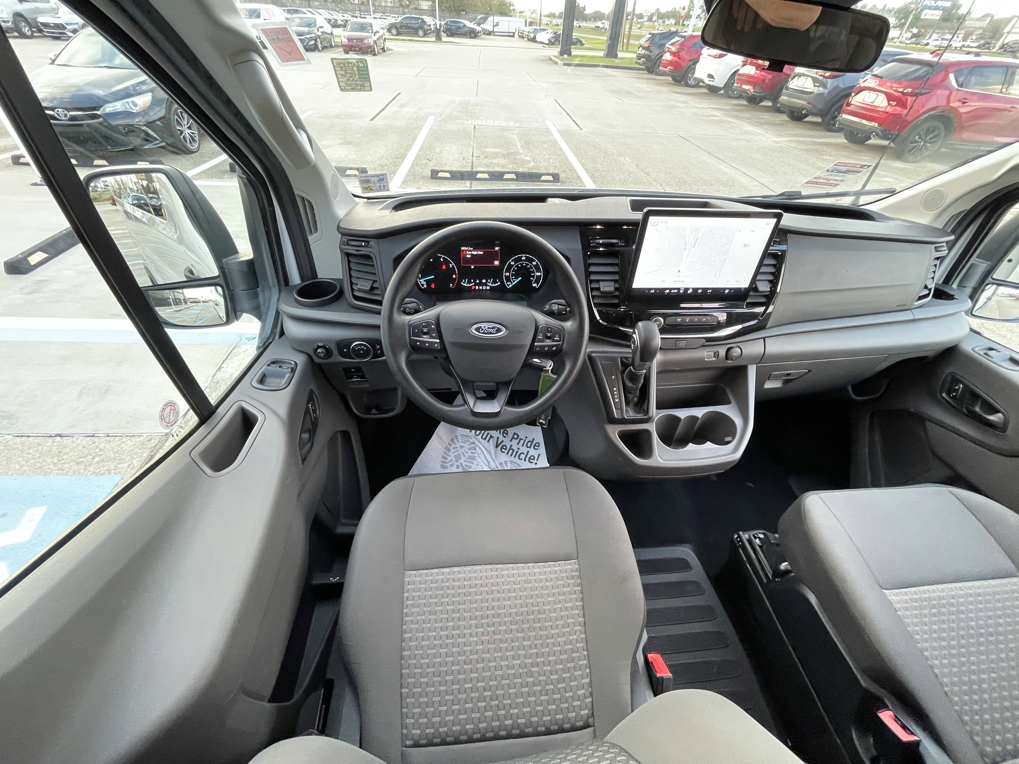 2023 Ford Transit Passenger Wagon XLT