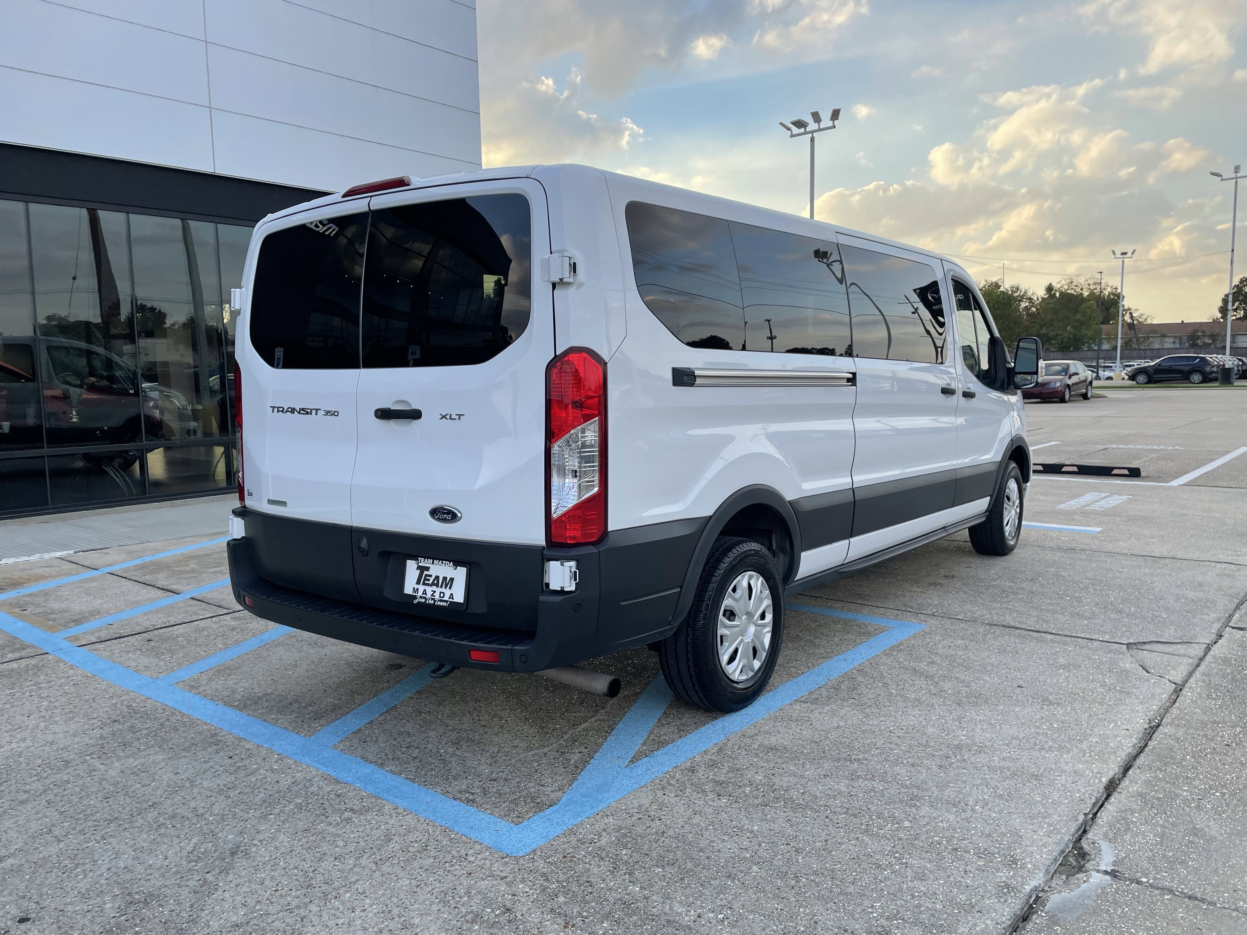 2023 Ford Transit Passenger Wagon XLT