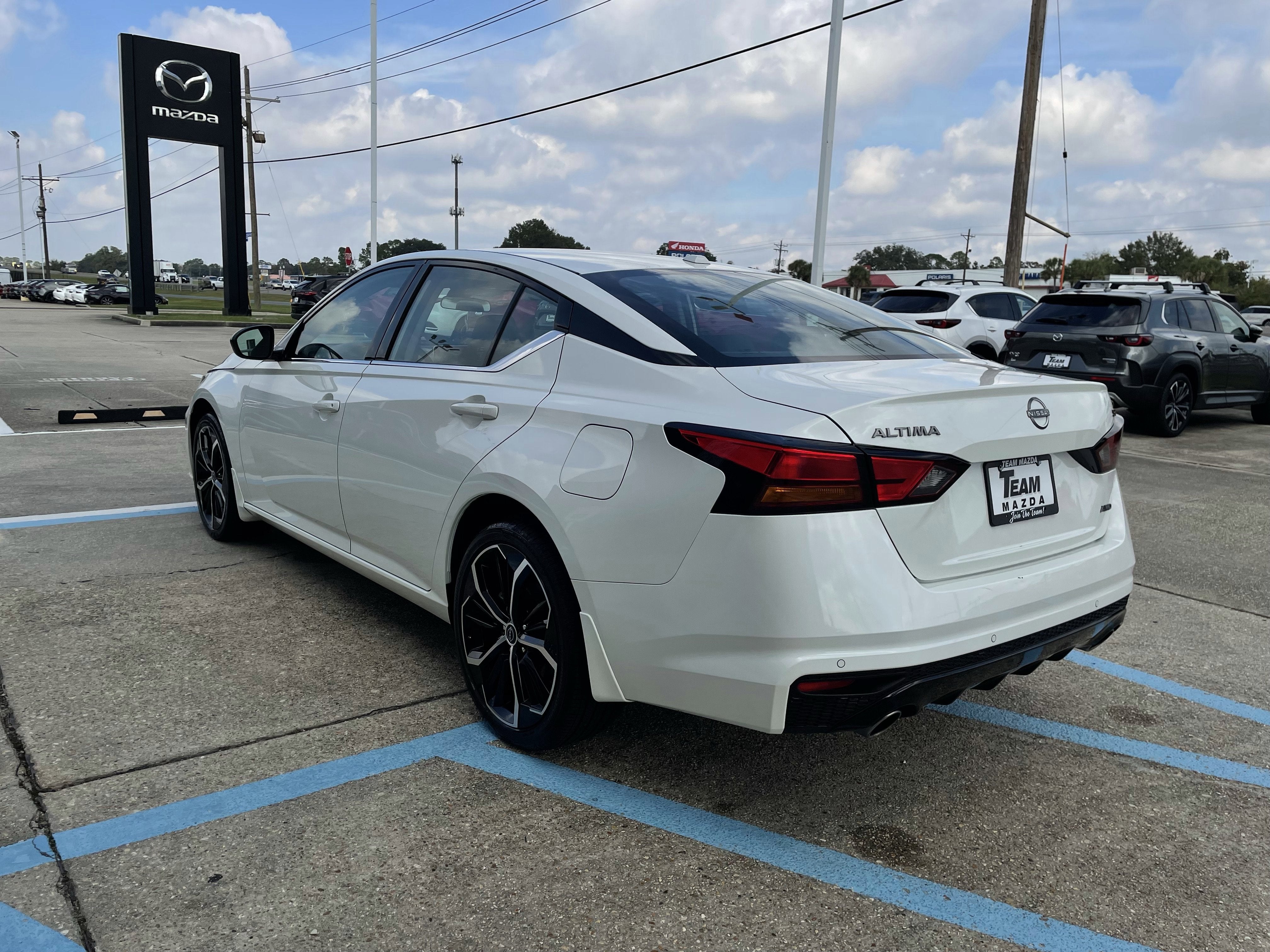 2025 Nissan Altima SR