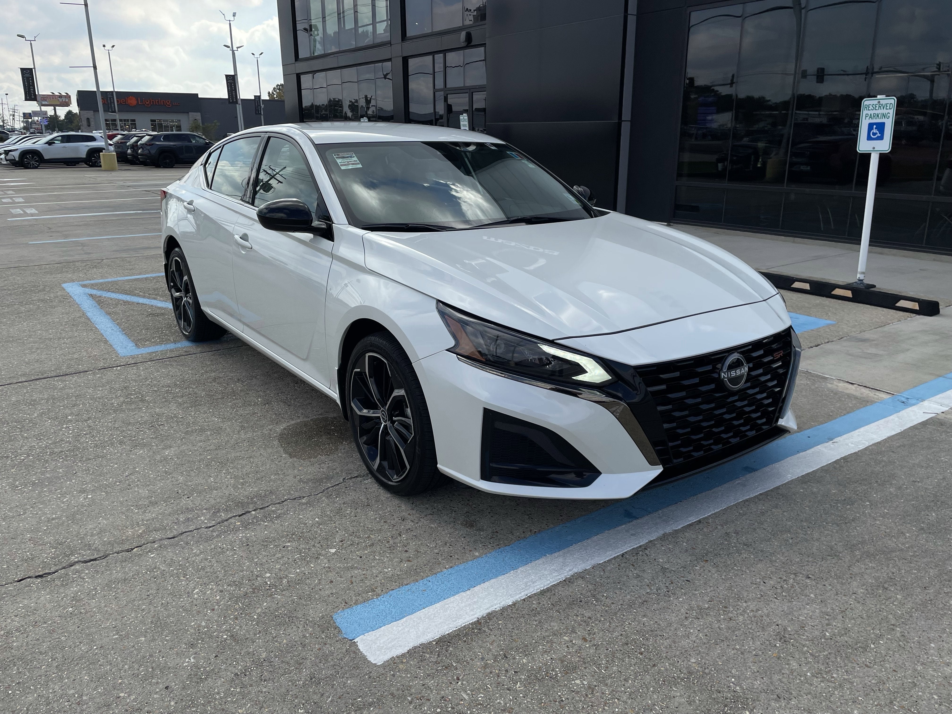 2025 Nissan Altima SR