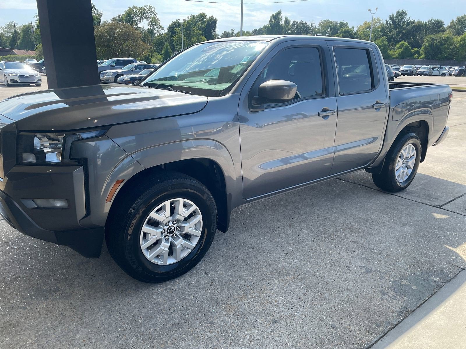 2024 Nissan Frontier SV