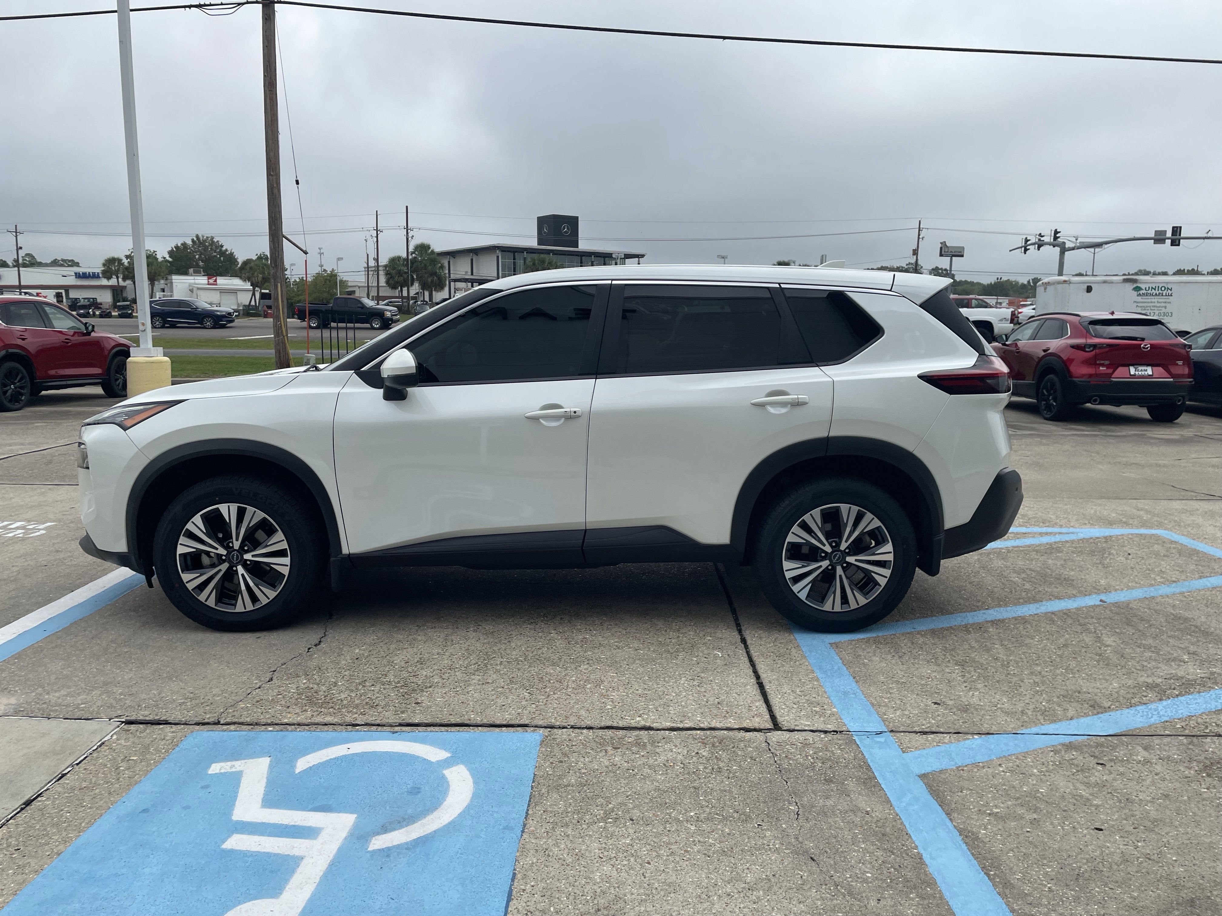 2022 Nissan Rogue SV