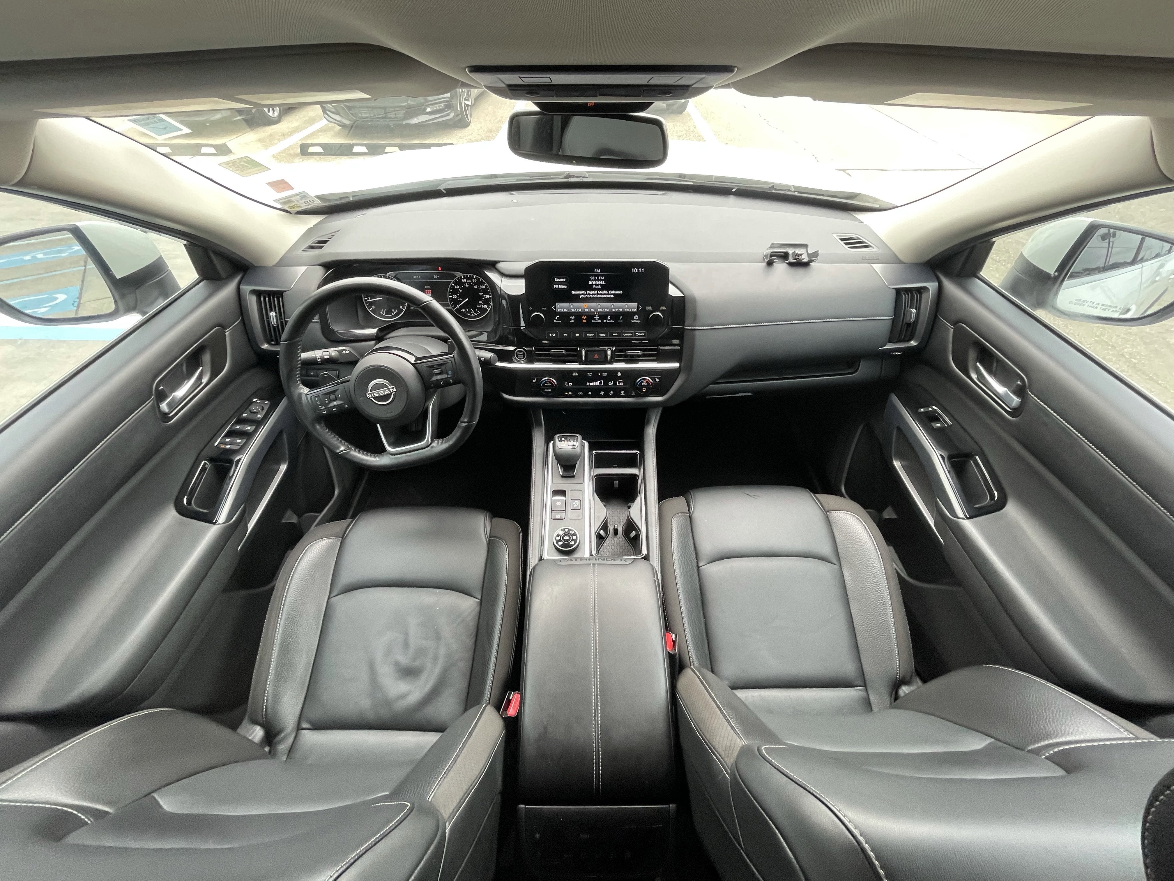 2022 Nissan Pathfinder SL